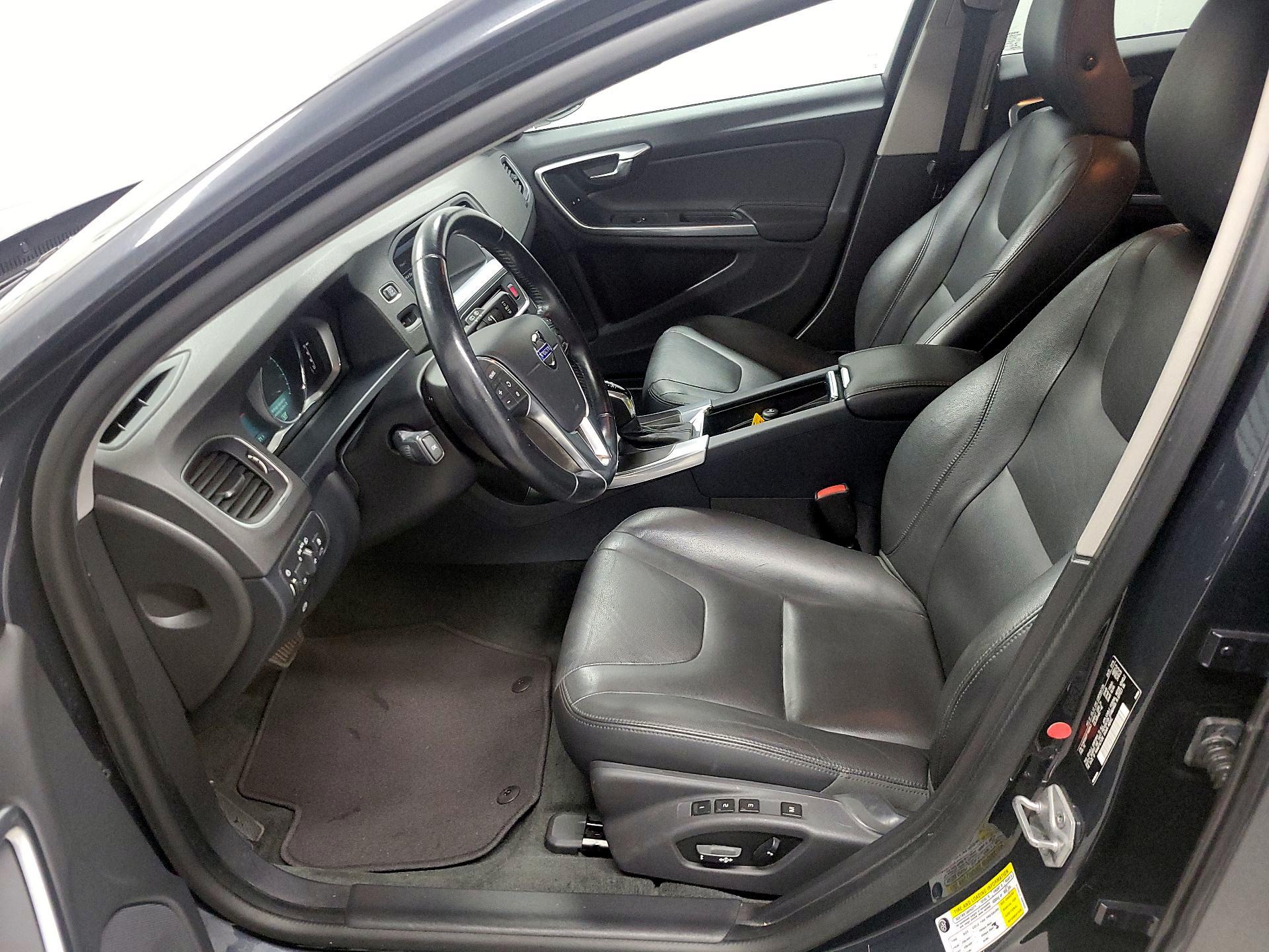 Thumbnail: 2015 Volvo V60 - 11
