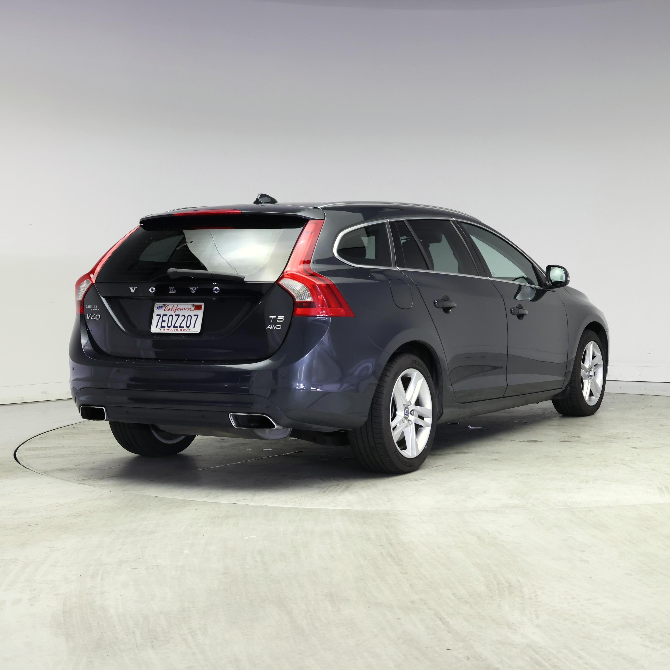 Thumbnail: 2015 Volvo V60 - 8