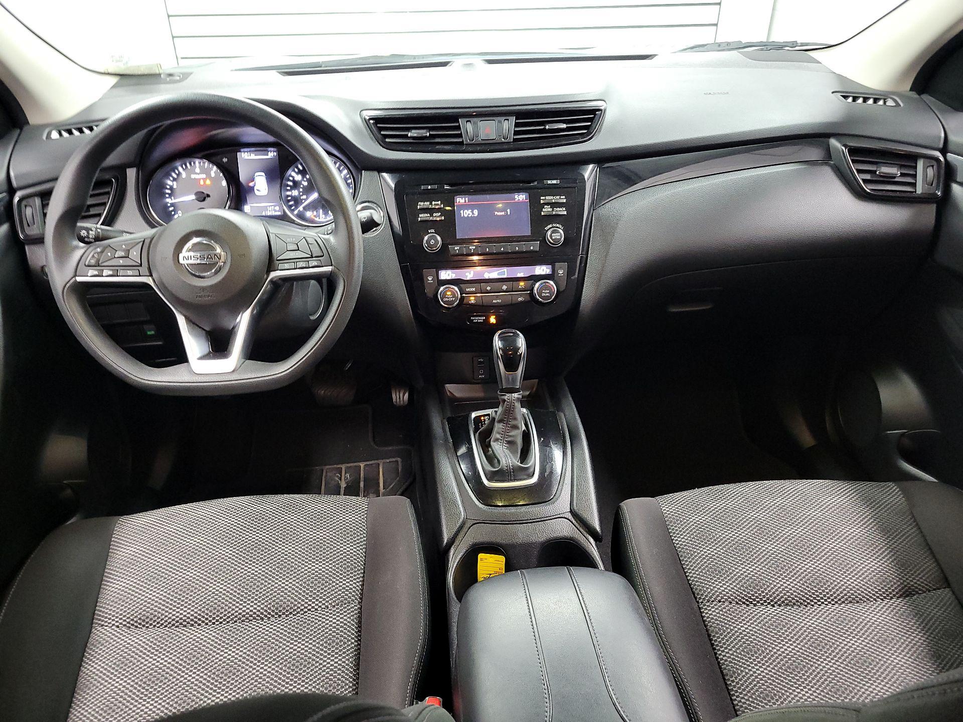 Thumbnail: 2018 Nissan Rogue Sport - 9