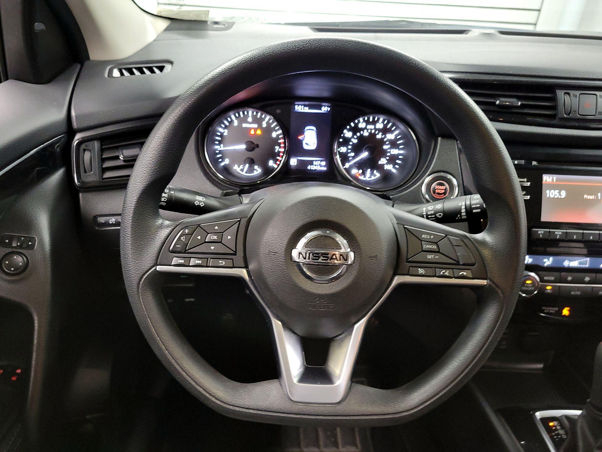 Thumbnail: 2018 Nissan Rogue Sport - 10