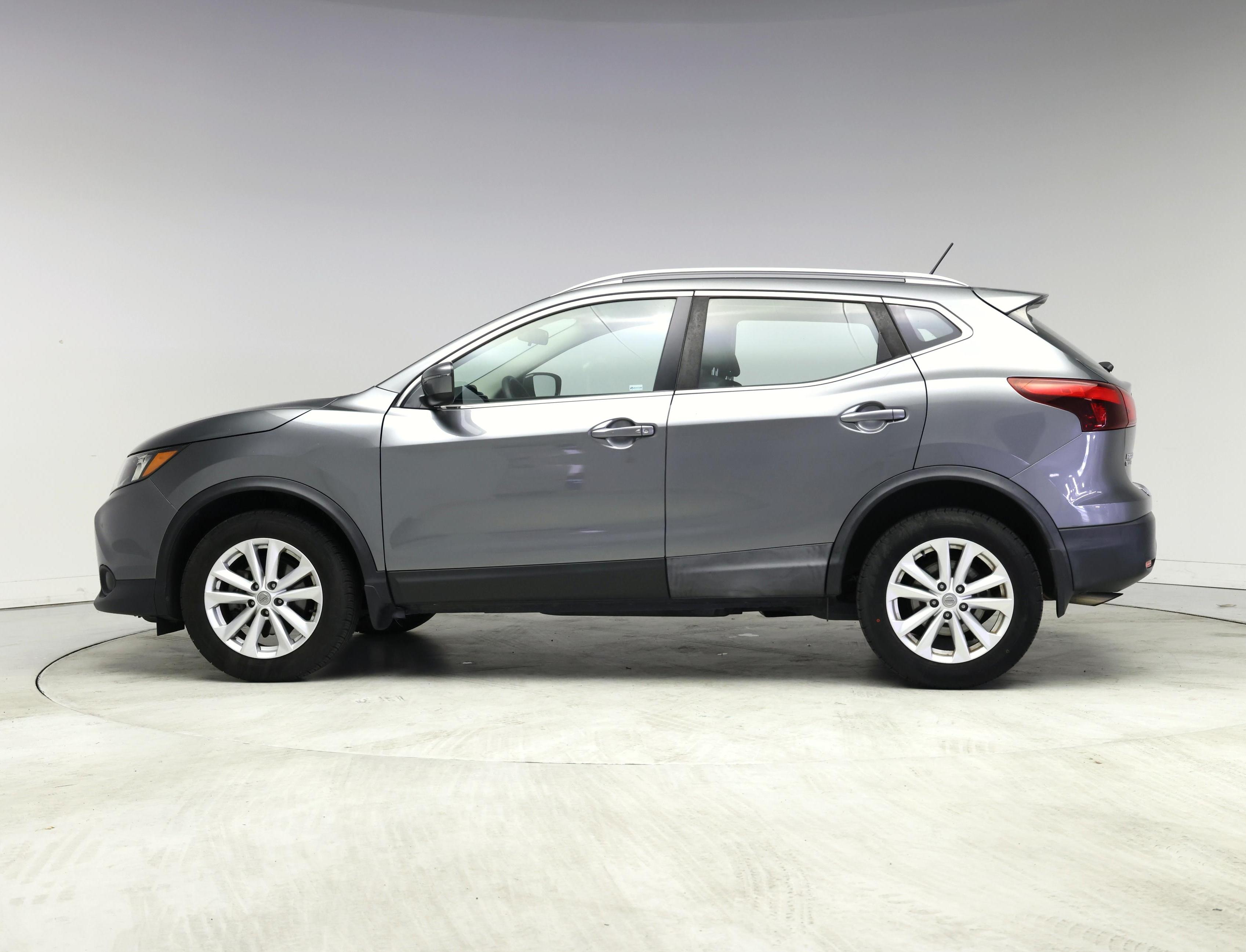 Thumbnail: 2018 Nissan Rogue Sport - 3