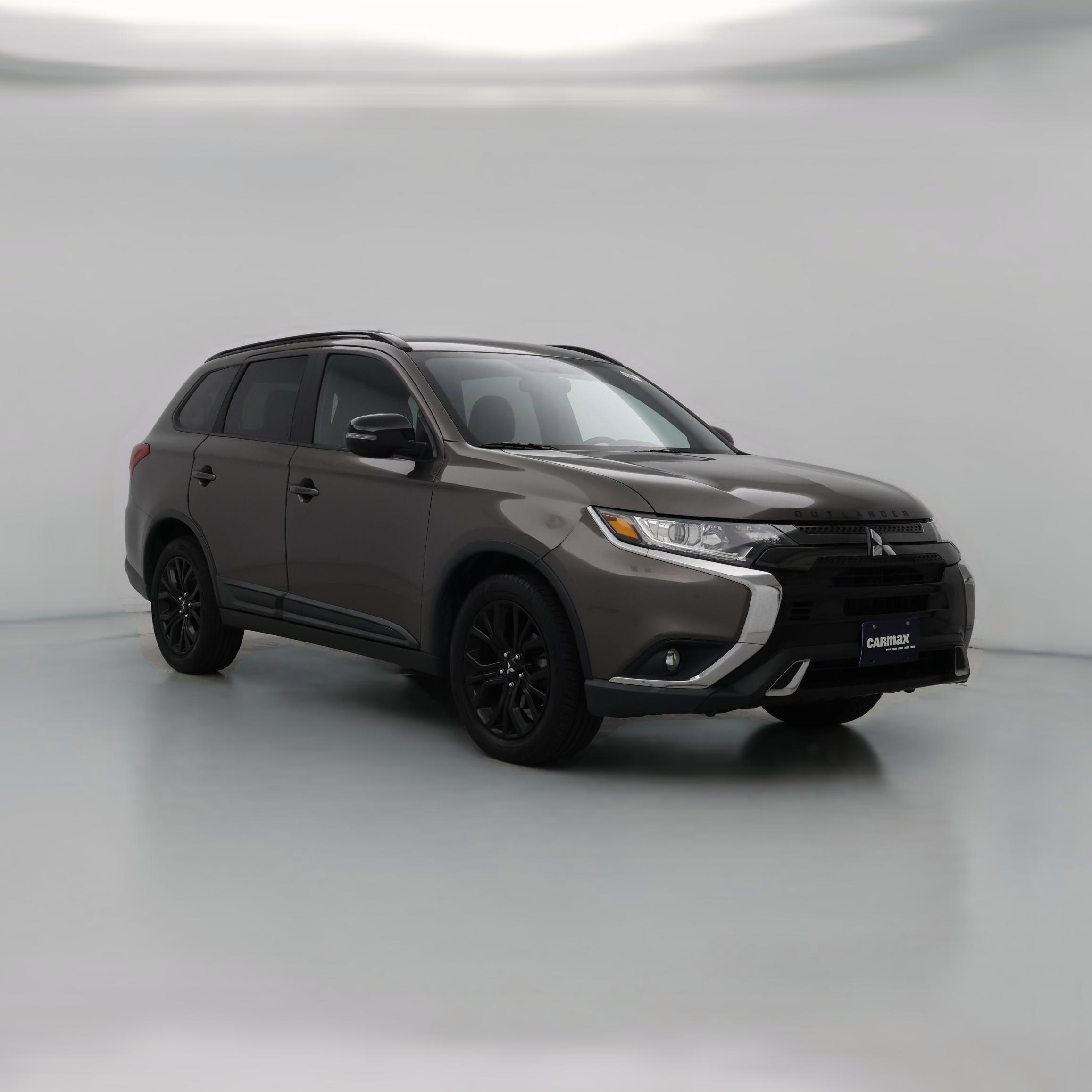 Thumbnail: 2019 Mitsubishi Outlander - 1