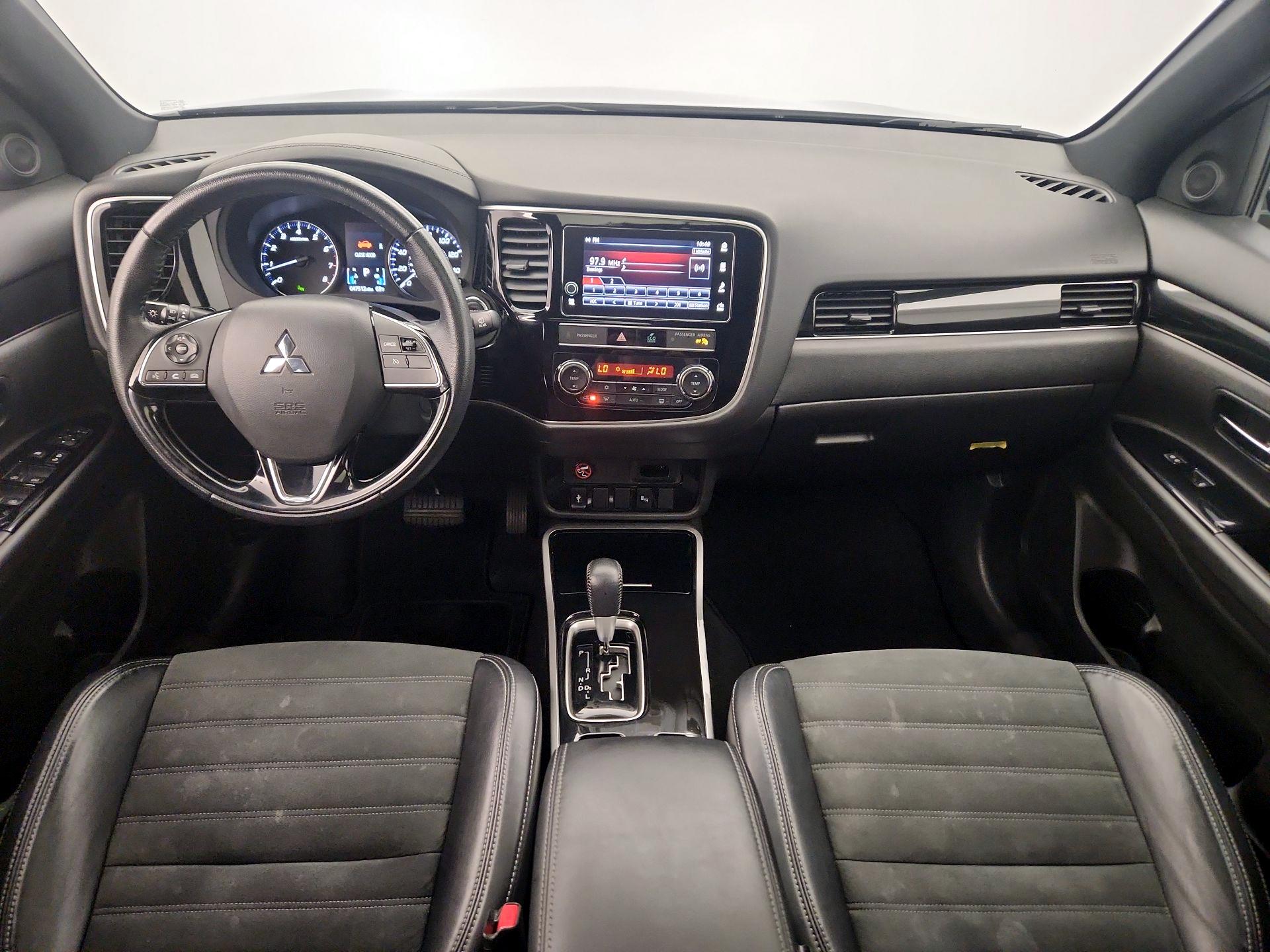 Thumbnail: 2019 Mitsubishi Outlander - 9