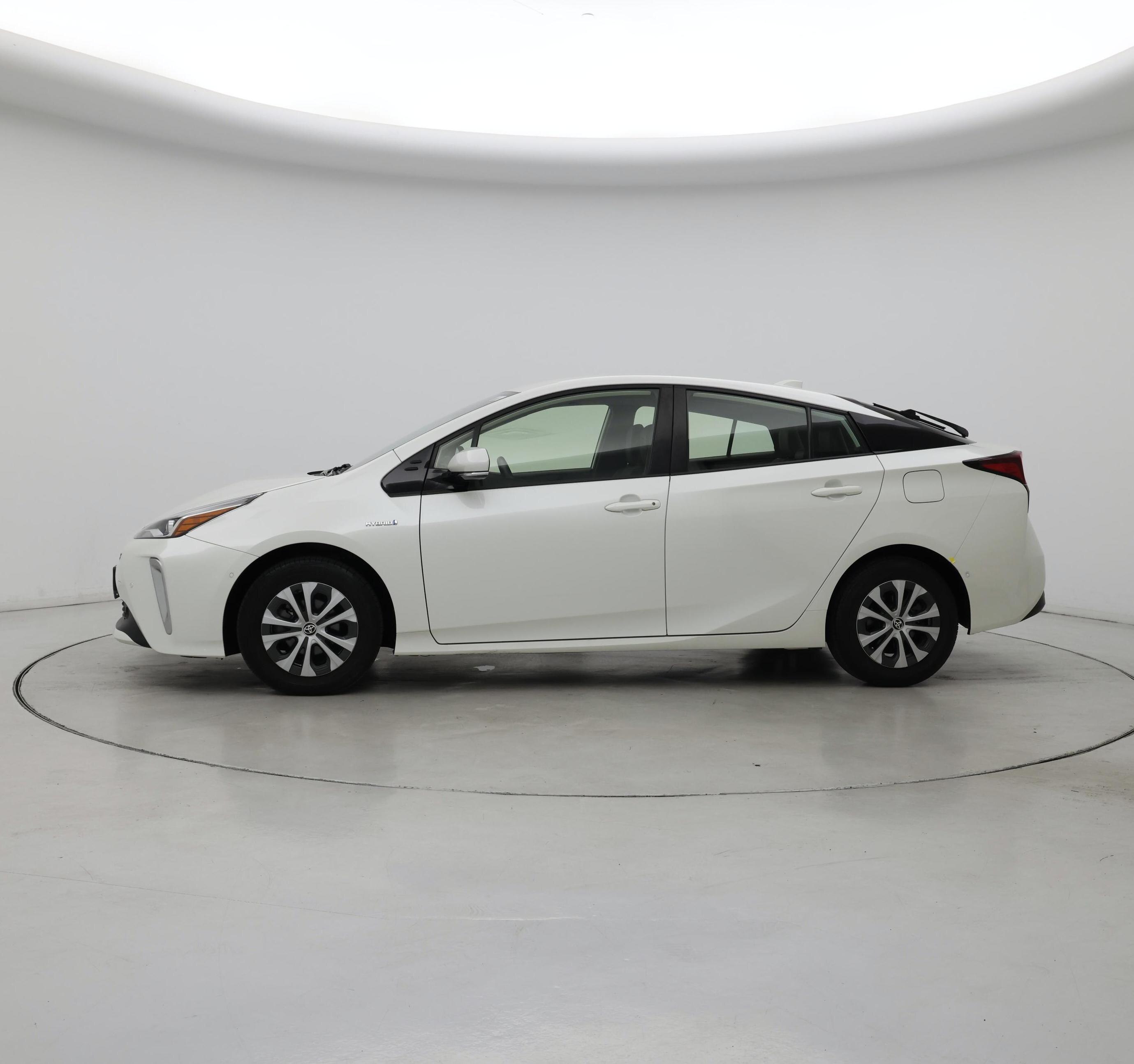 Thumbnail: 2020 Toyota Prius - 3