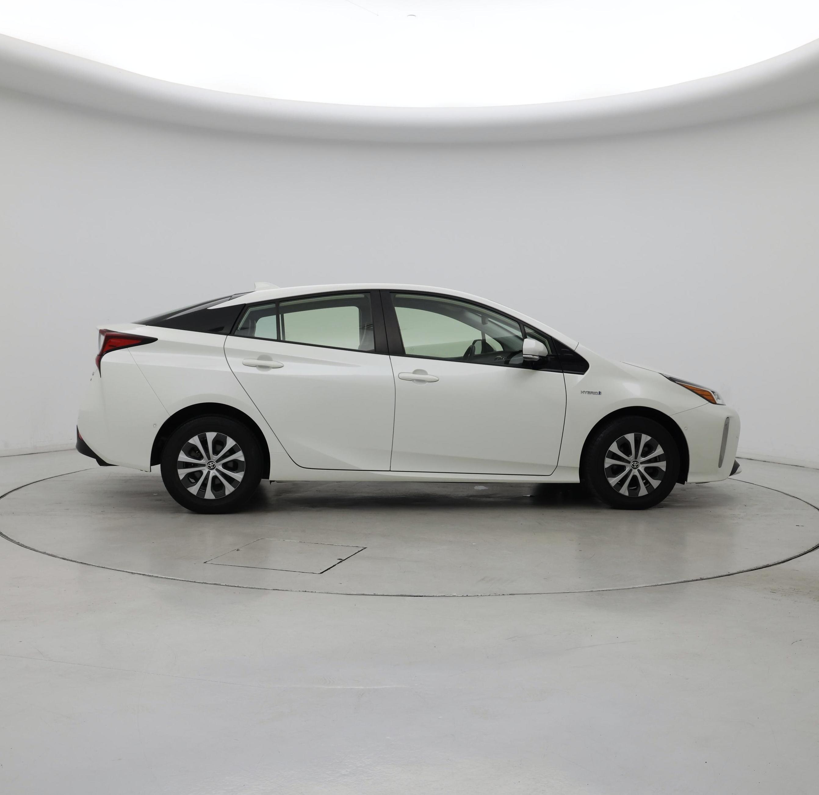 Thumbnail: 2020 Toyota Prius - 7