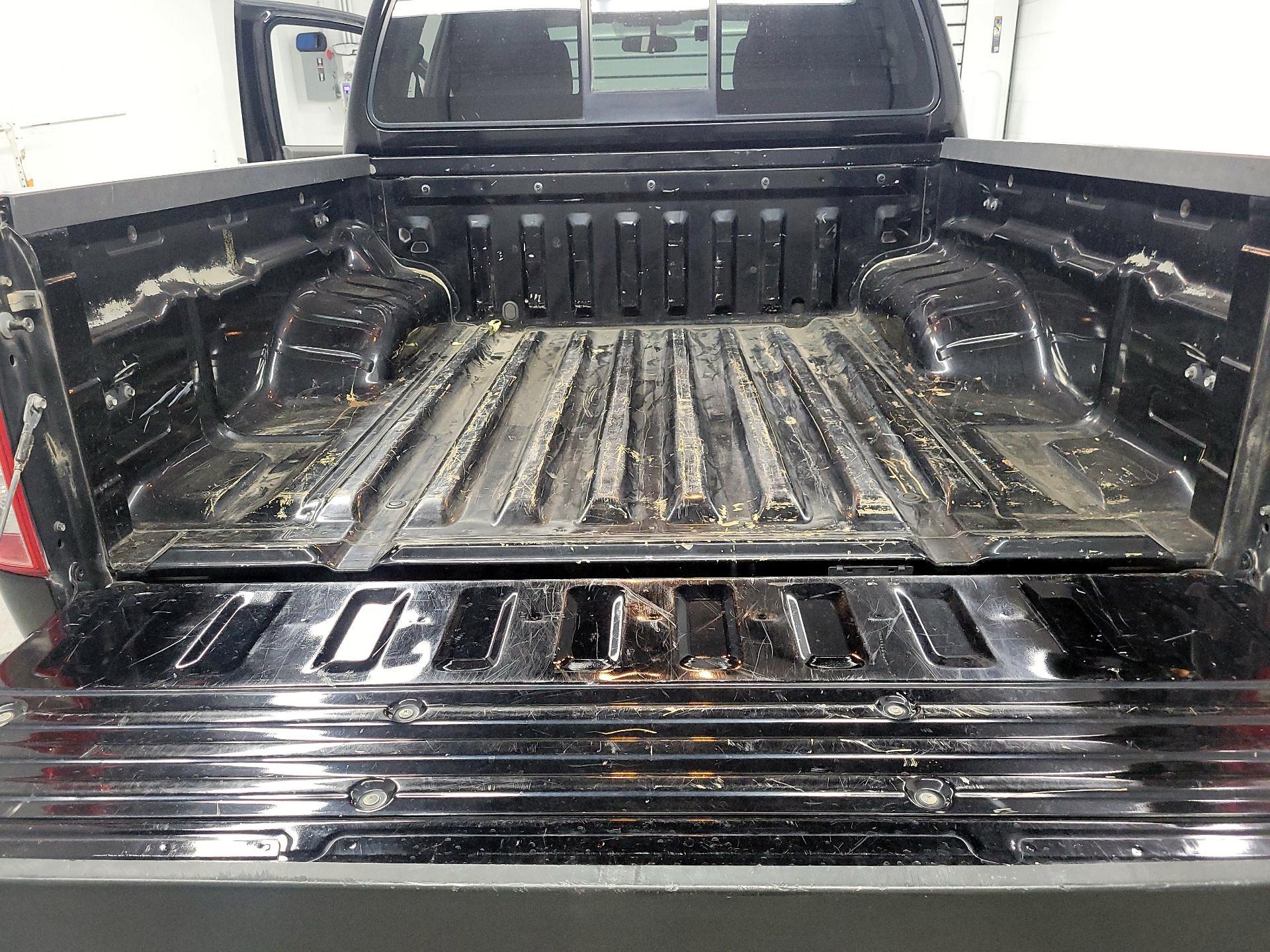 Thumbnail: 2015 Nissan Frontier - 18
