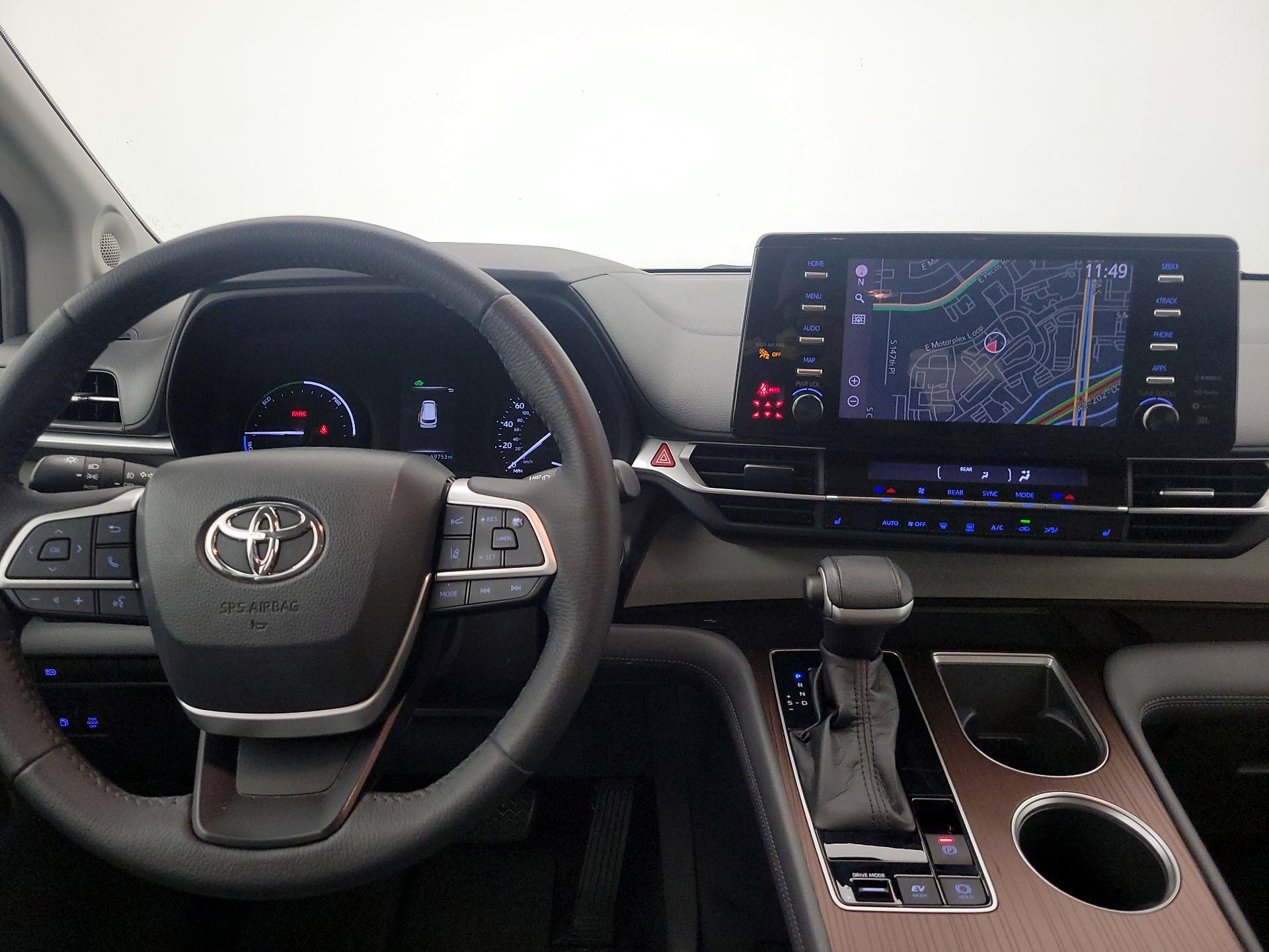 Thumbnail: 2021 Toyota Sienna - 10