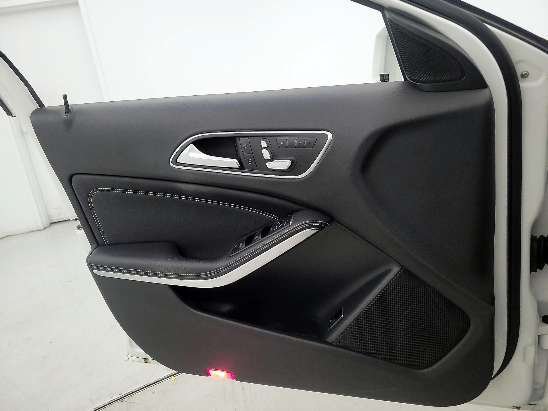 Thumbnail: 2019 Mercedes-Benz GLA - 12