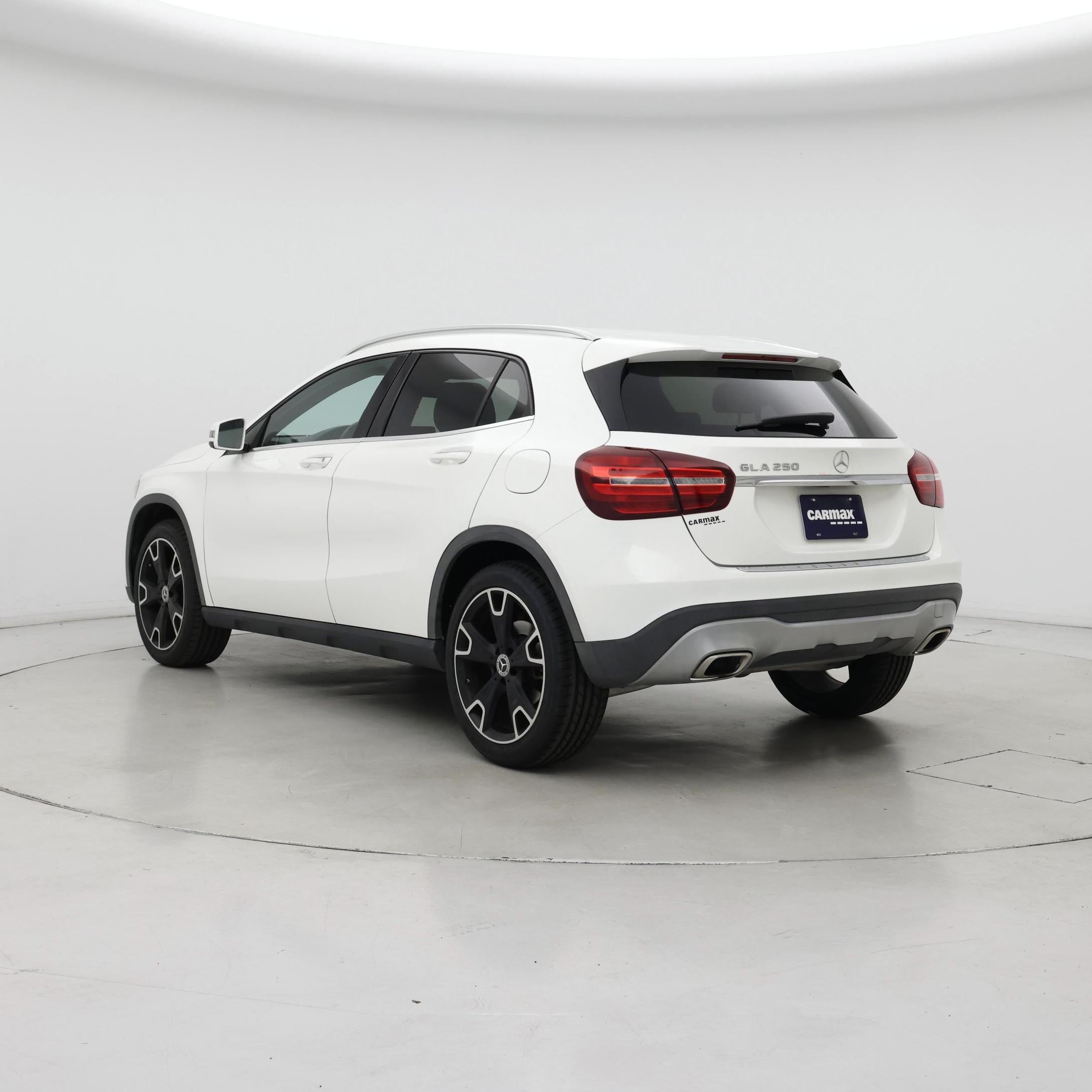Thumbnail: 2019 Mercedes-Benz GLA - 2