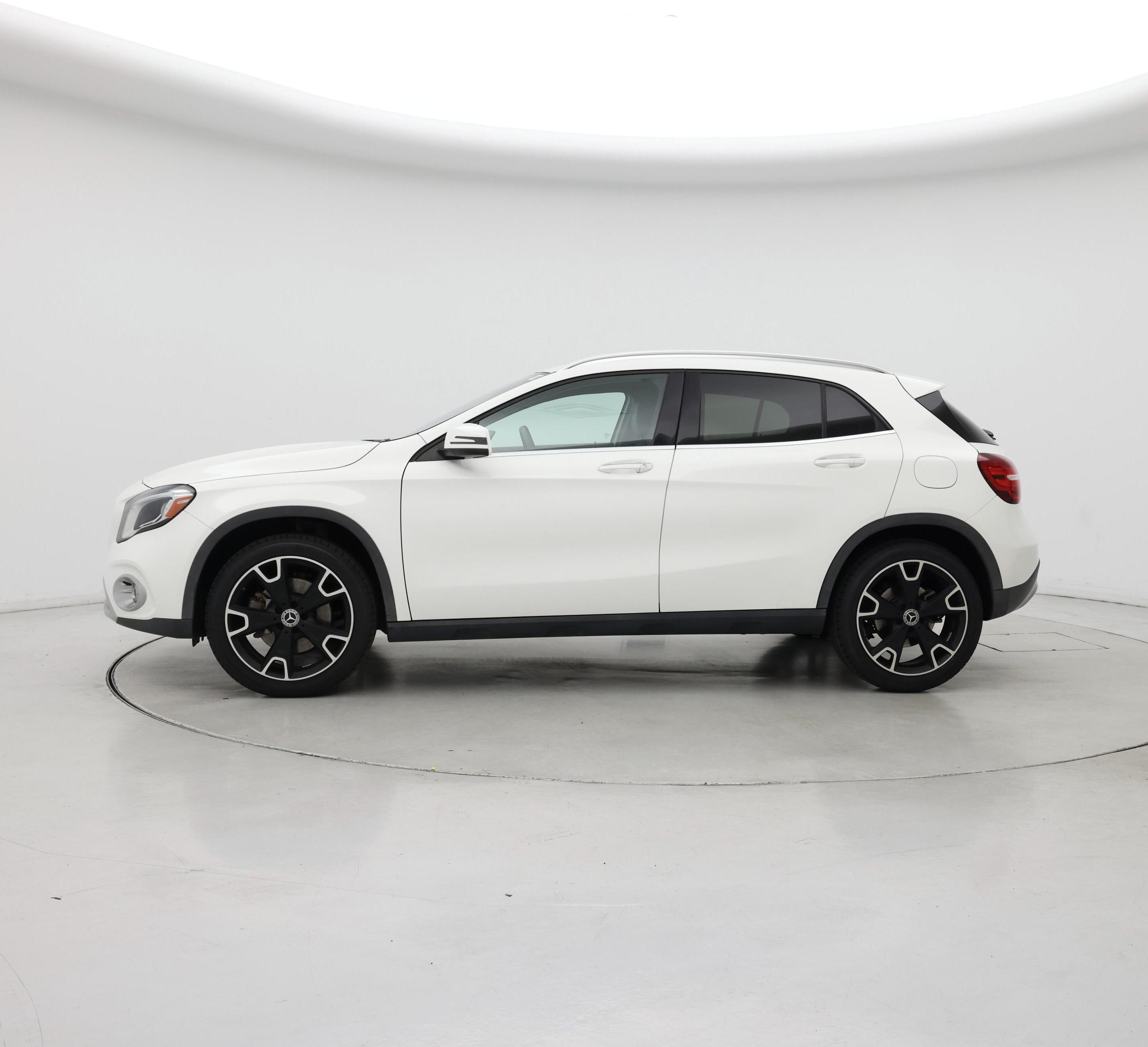 Thumbnail: 2019 Mercedes-Benz GLA - 3