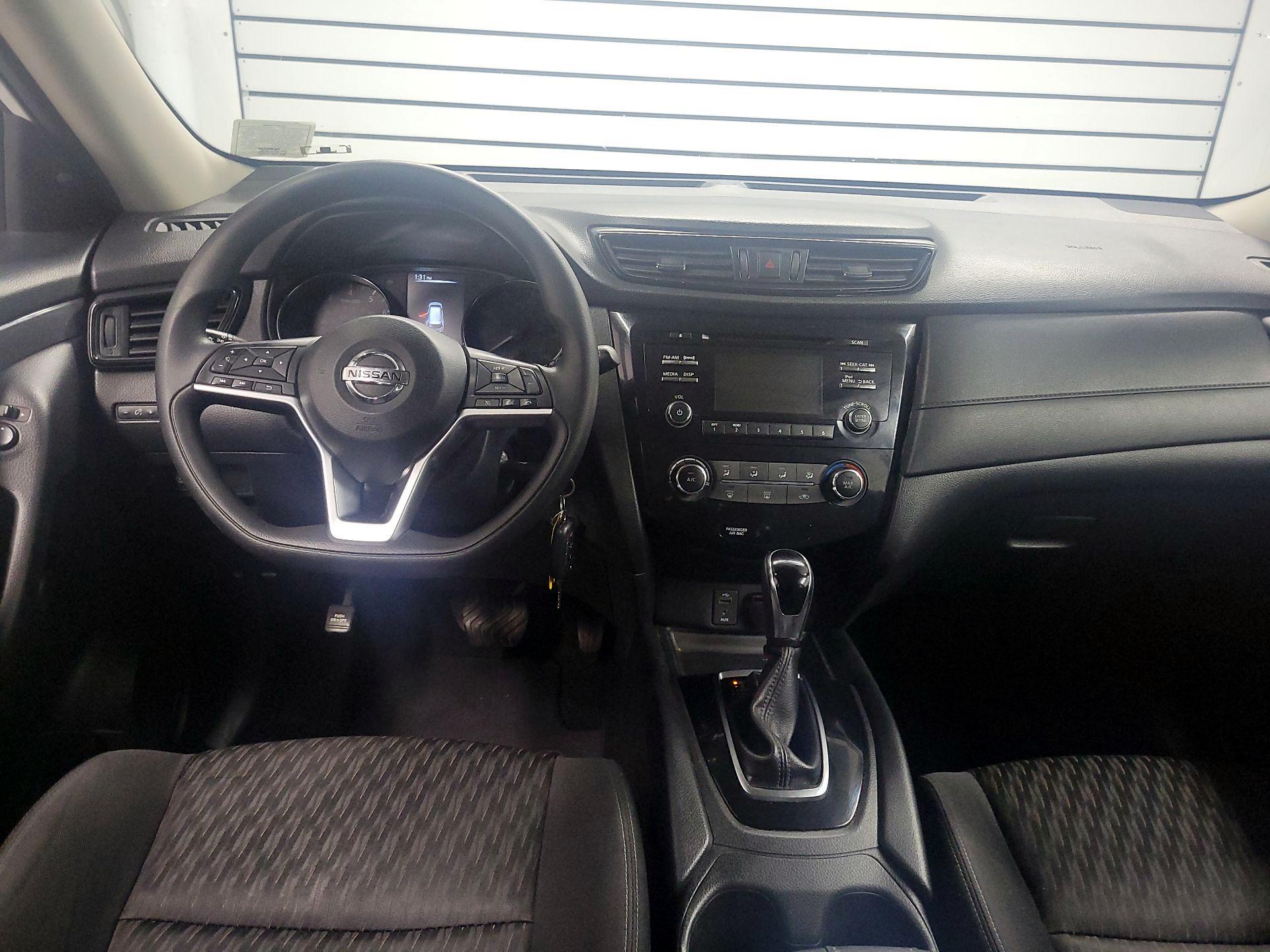Thumbnail: 2017 Nissan Rogue - 9