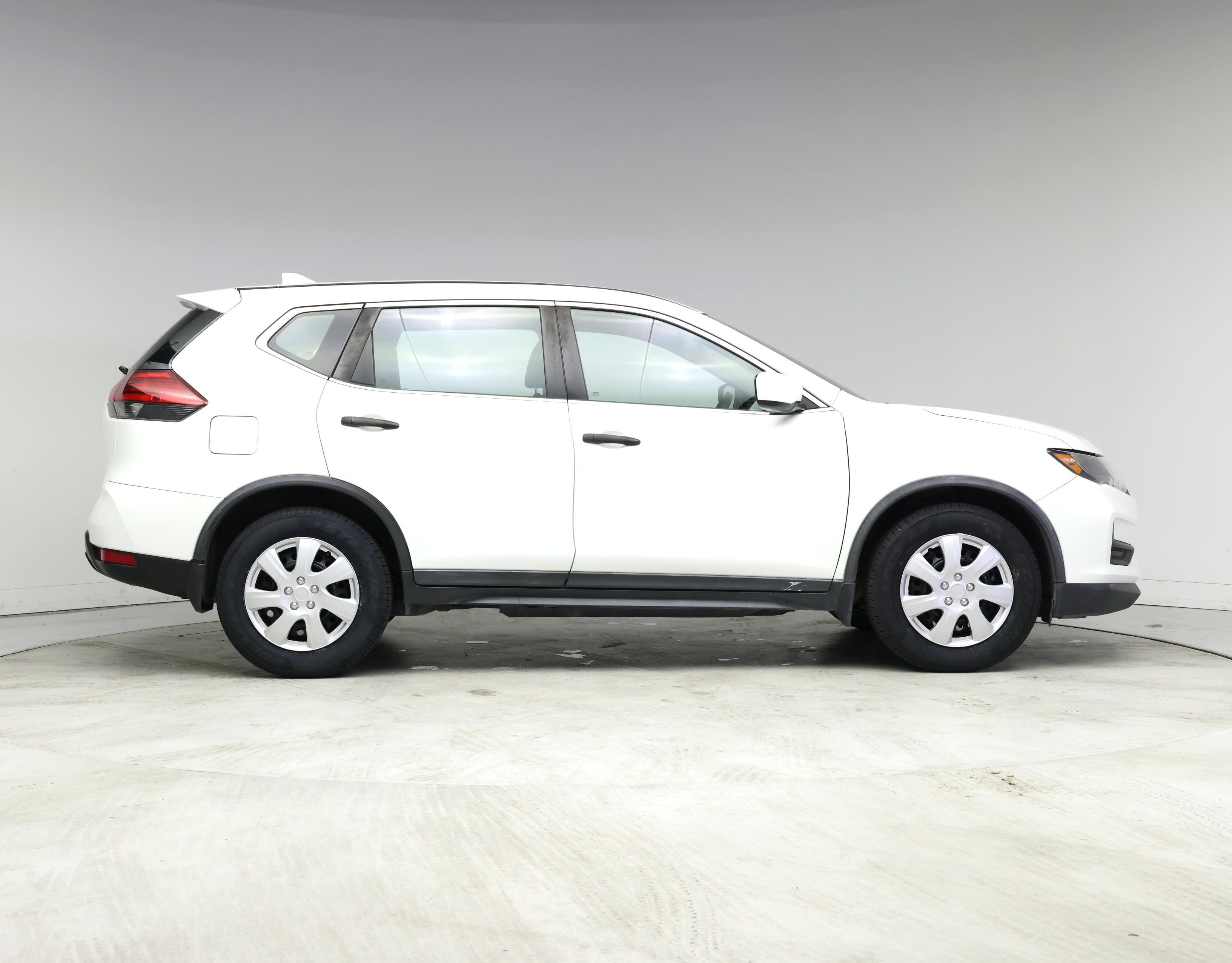 Thumbnail: 2017 Nissan Rogue - 7