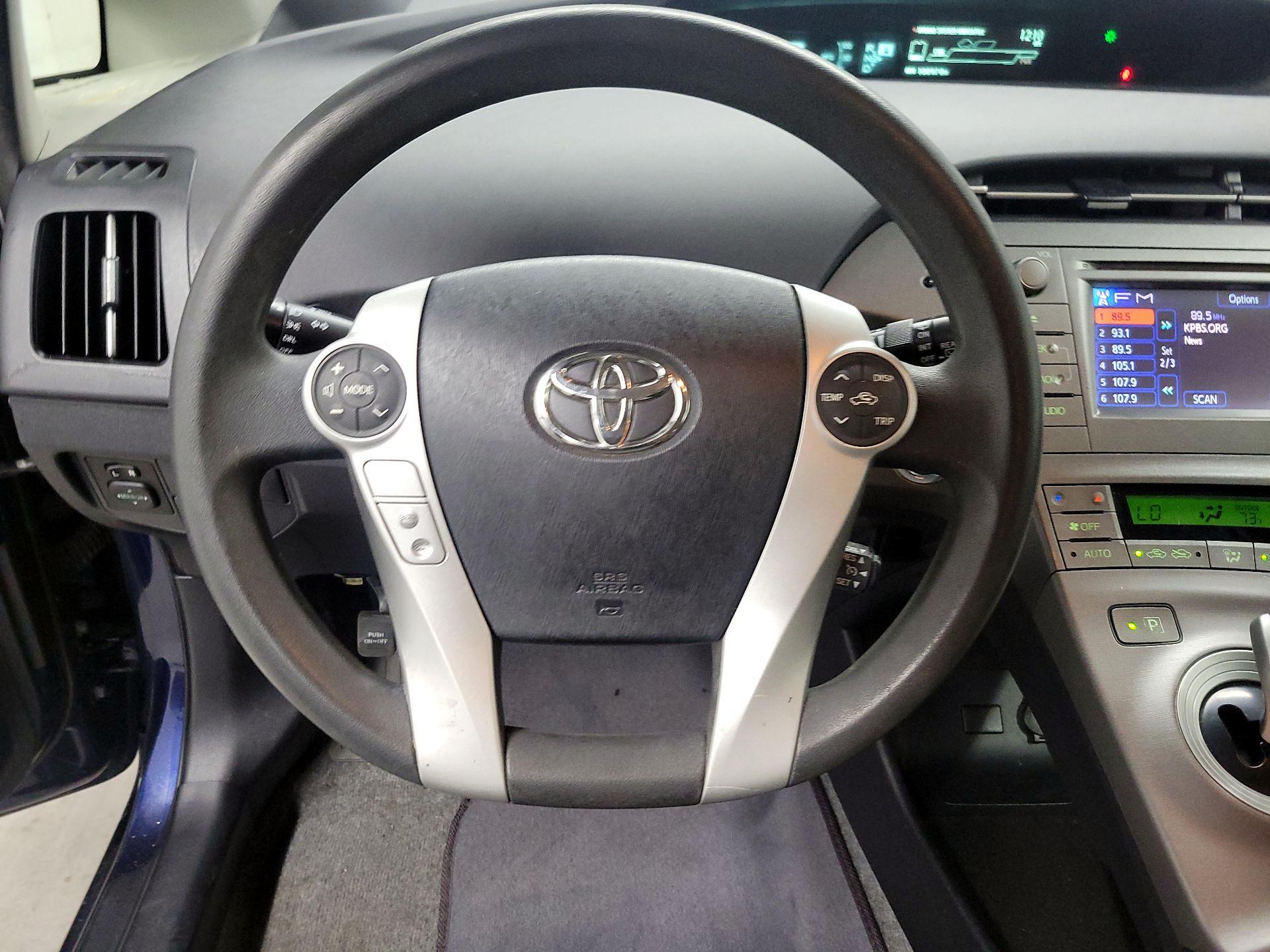 Thumbnail: 2014 Toyota Prius - 10