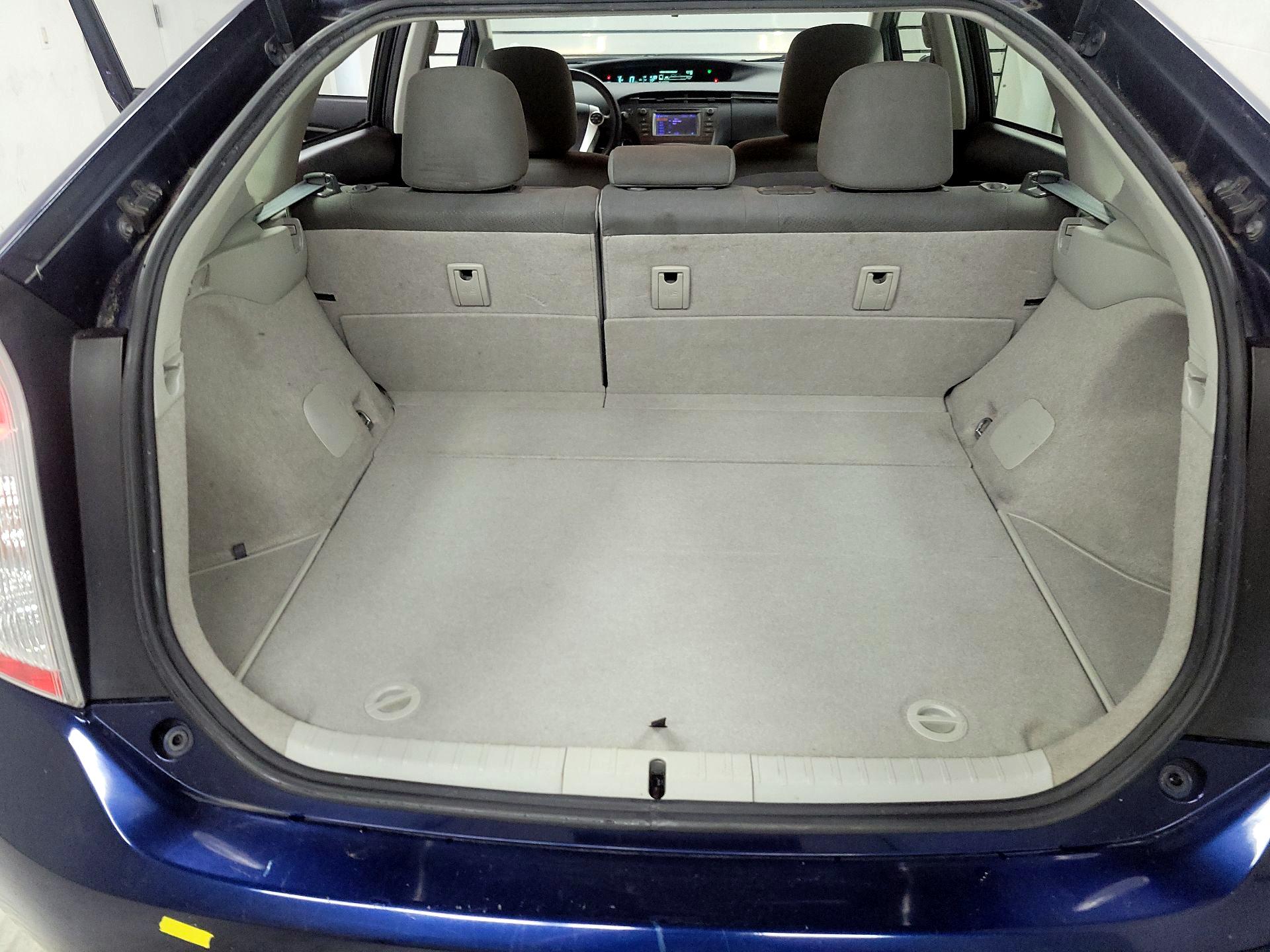 Thumbnail: 2014 Toyota Prius - 18