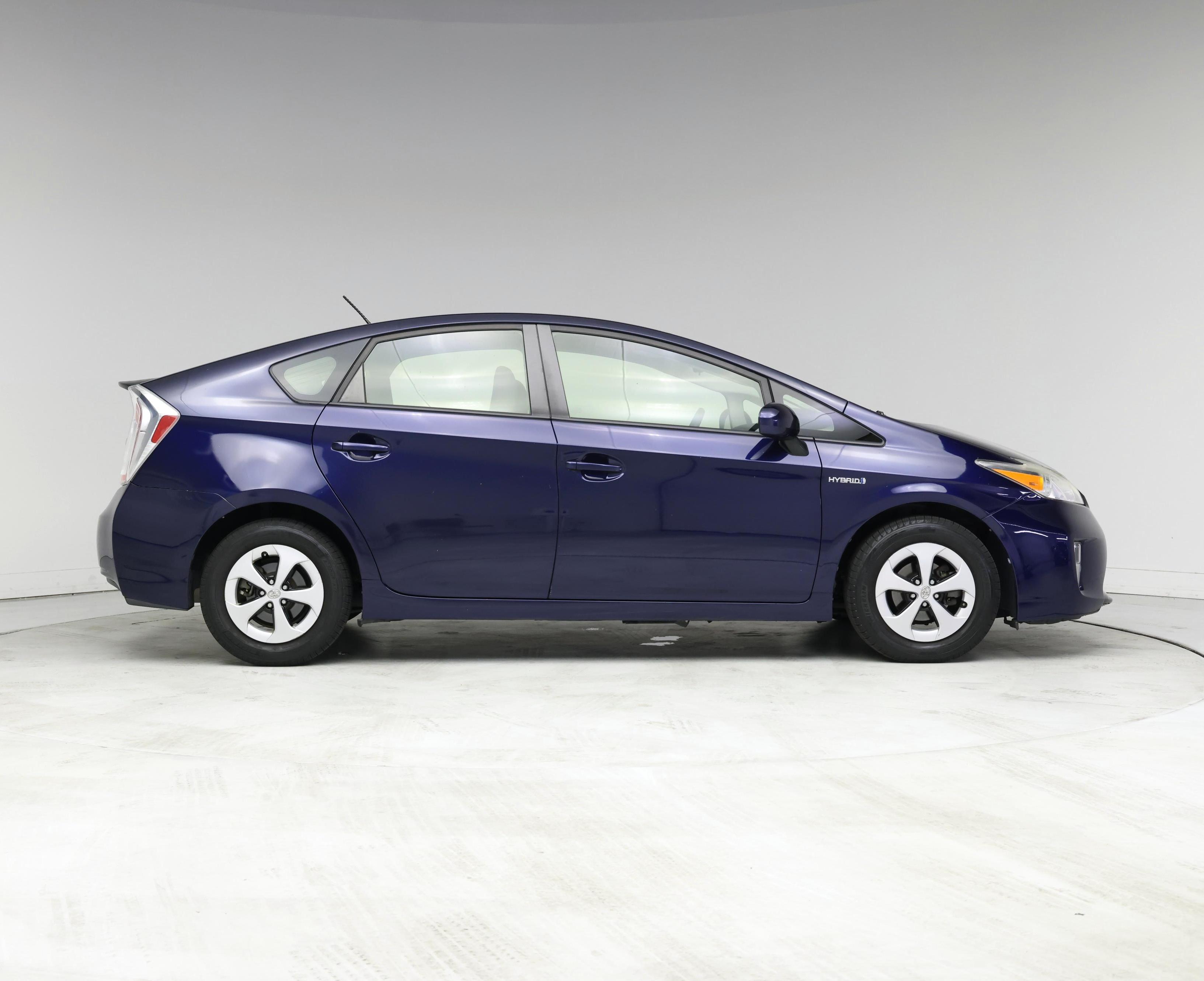 Thumbnail: 2014 Toyota Prius - 7