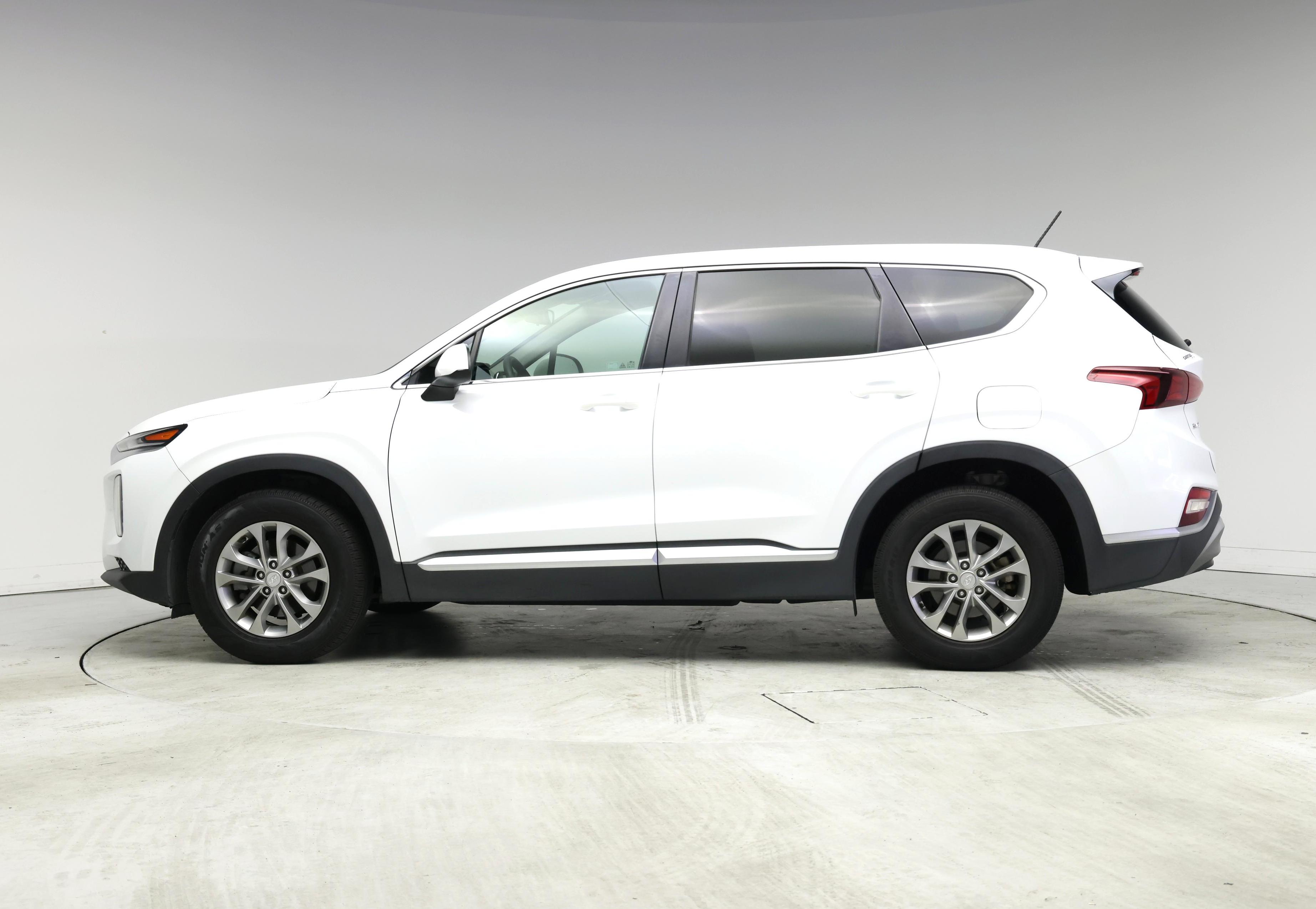 Thumbnail: 2019 Hyundai Santa Fe - 3