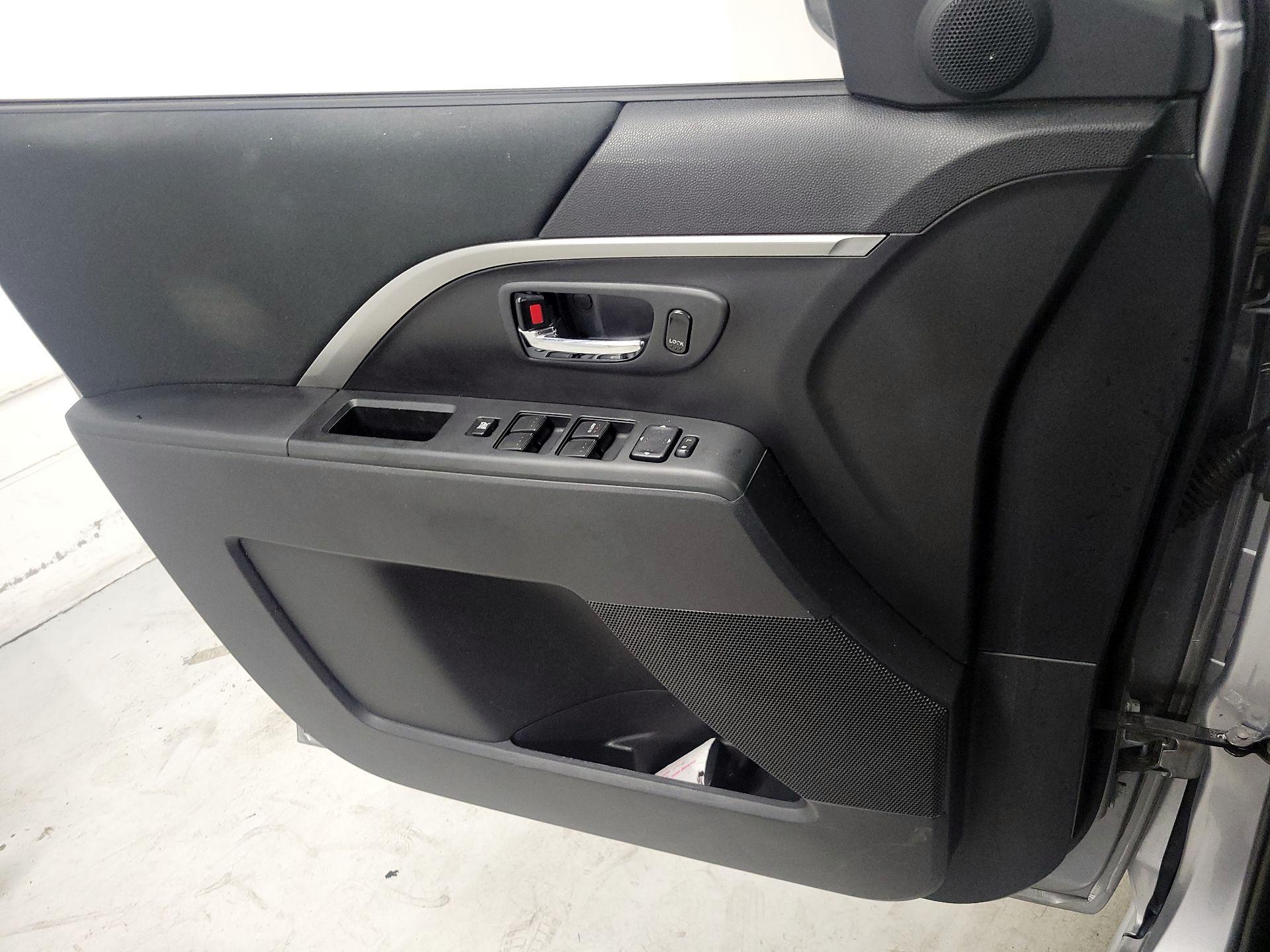 Thumbnail: 2015 Mazda Mazda5 - 12