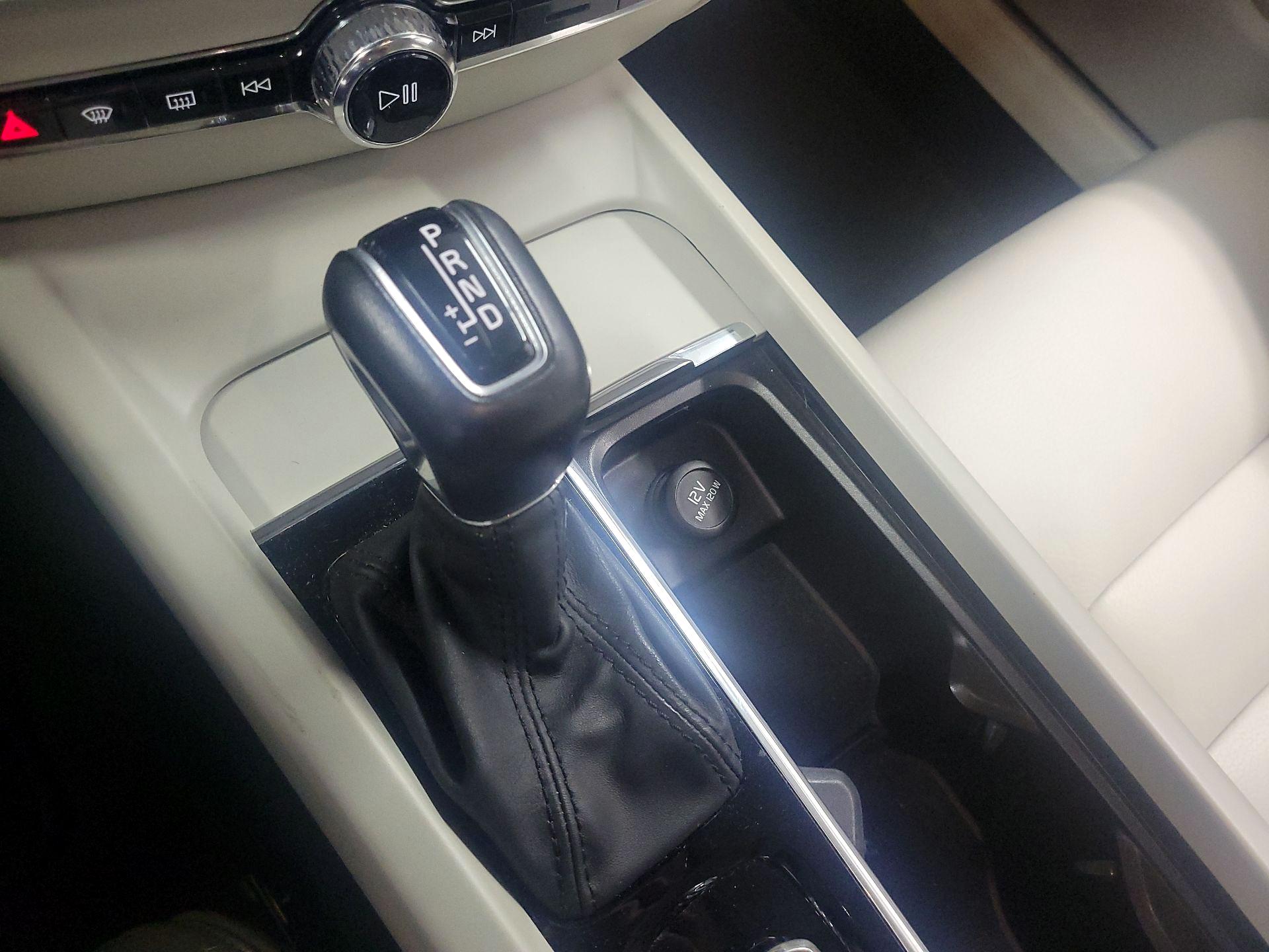 Thumbnail: 2020 Volvo S60 - 16