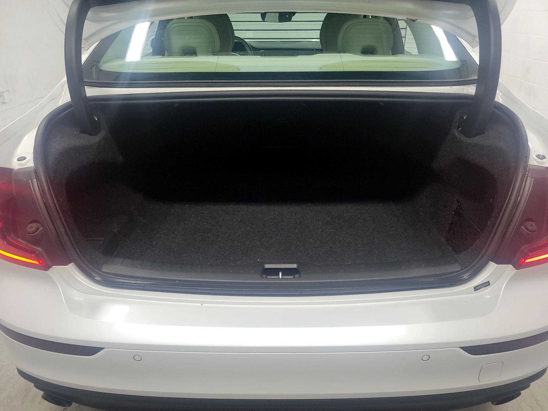 Thumbnail: 2020 Volvo S60 - 18