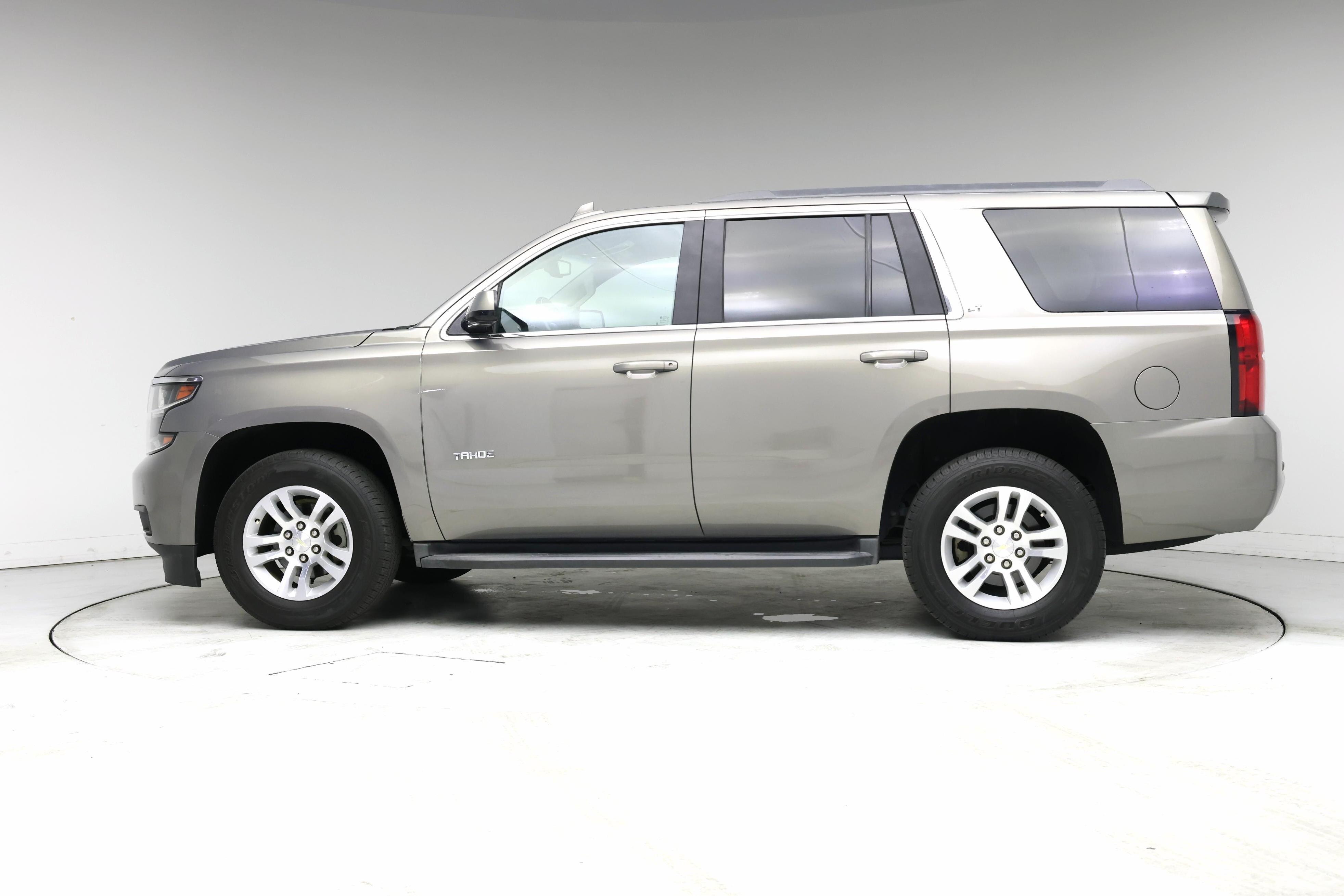 Thumbnail: 2017 Chevrolet Tahoe - 3