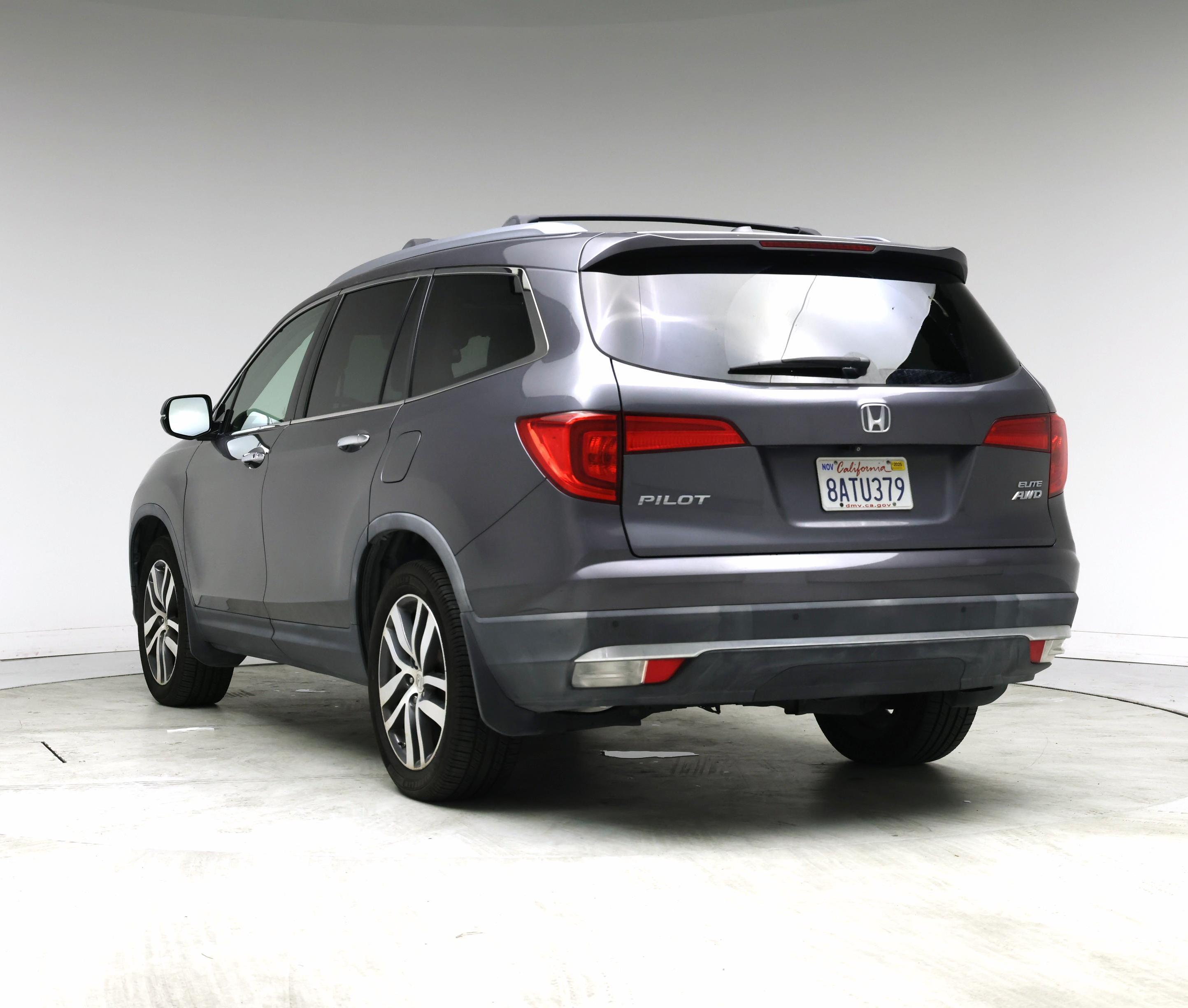 Thumbnail: 2017 Honda Pilot - 2