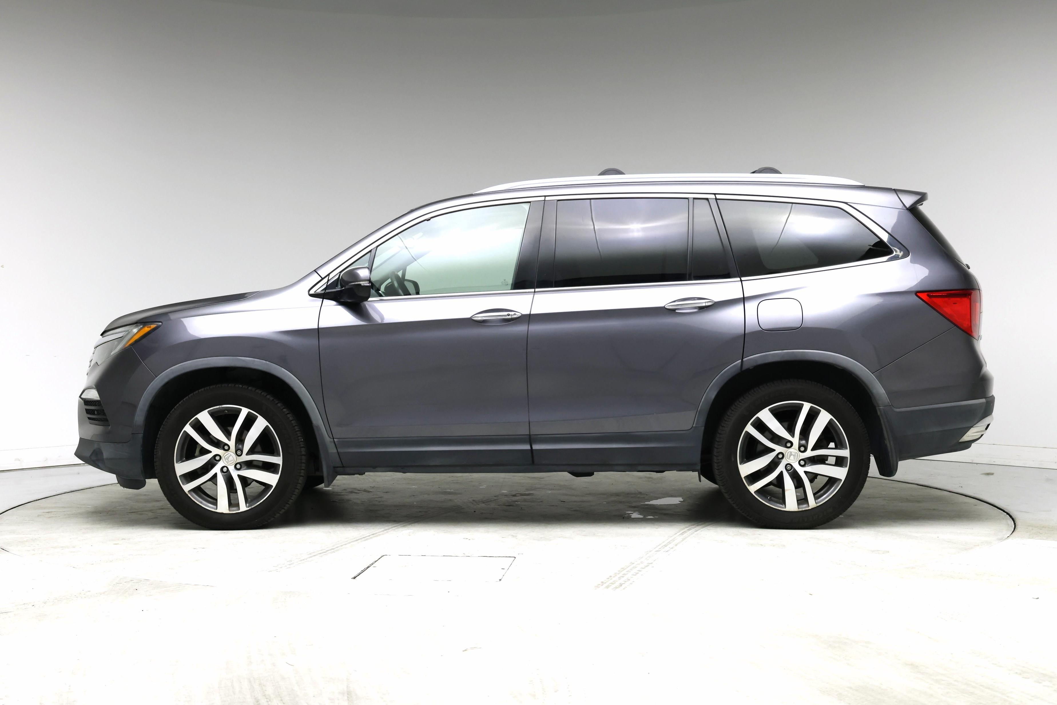 Thumbnail: 2017 Honda Pilot - 3