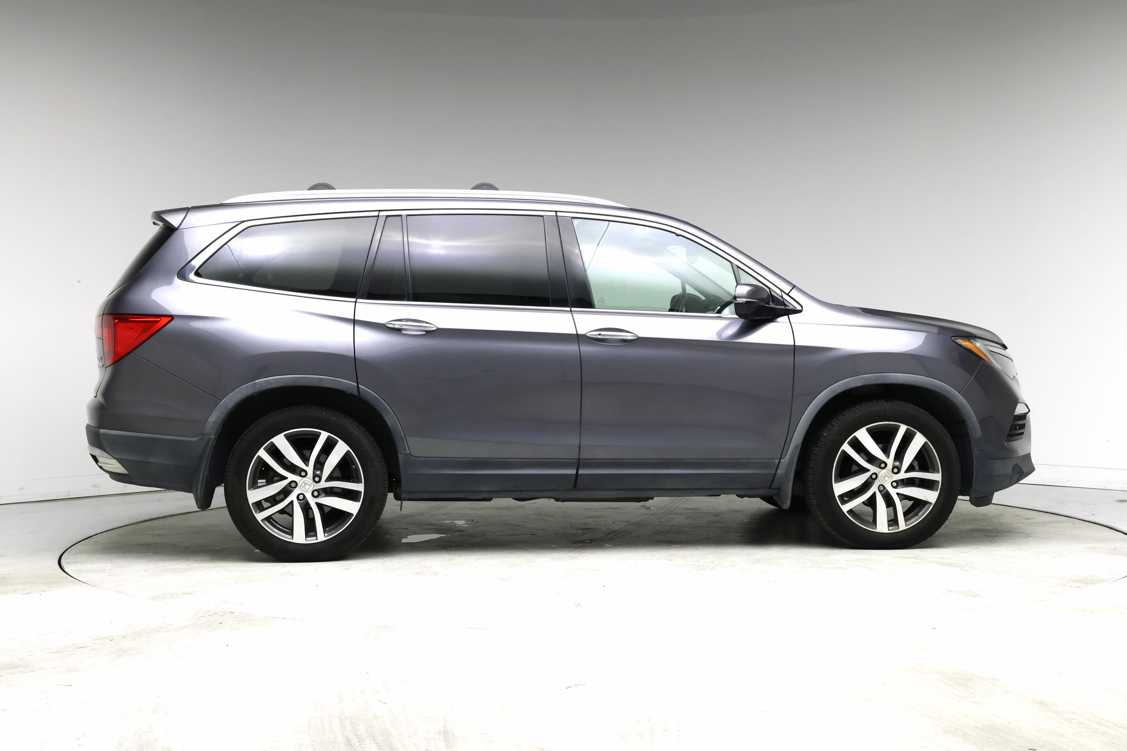 Thumbnail: 2017 Honda Pilot - 7