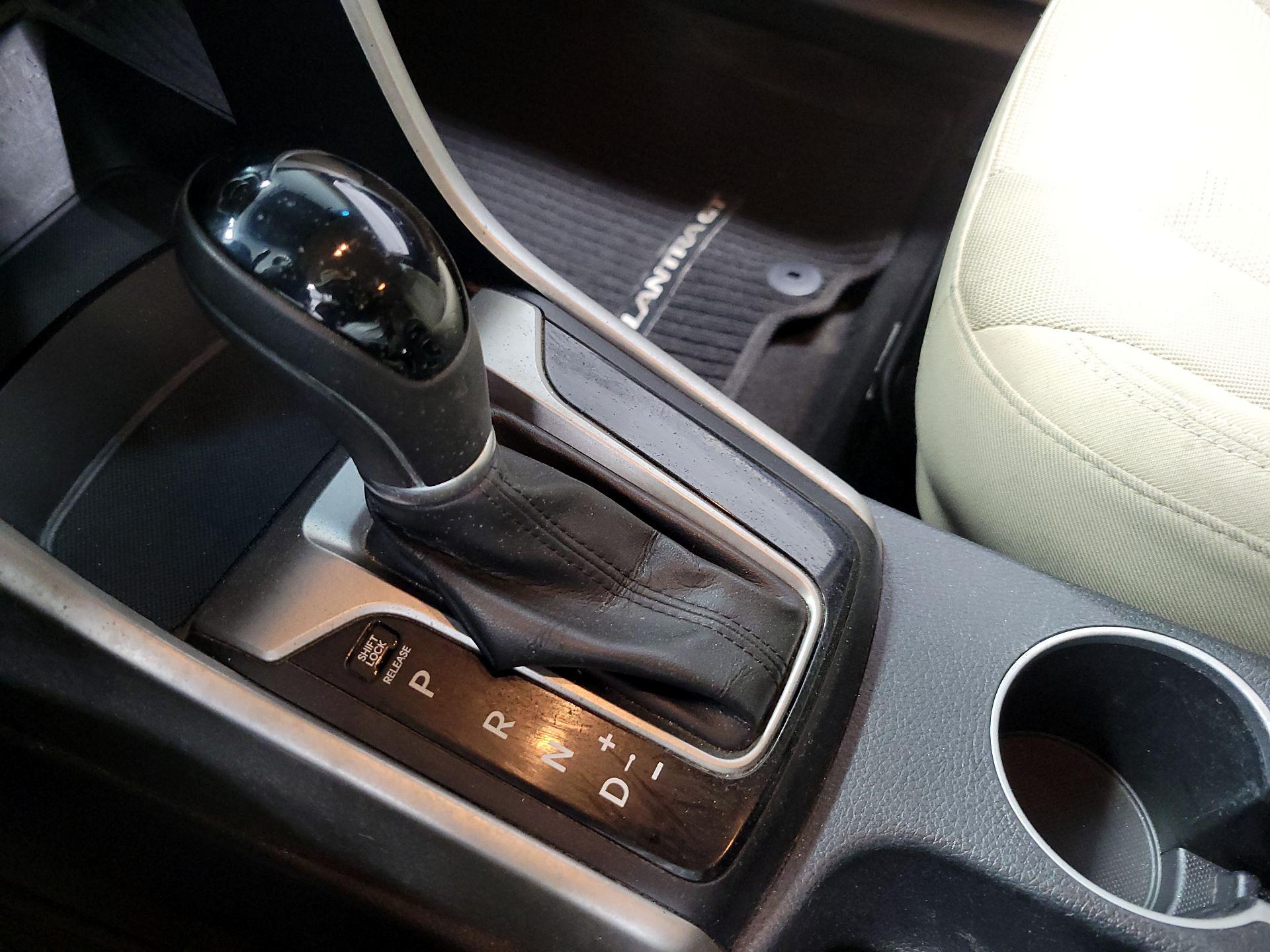 Thumbnail: 2014 Hyundai Elantra - 16