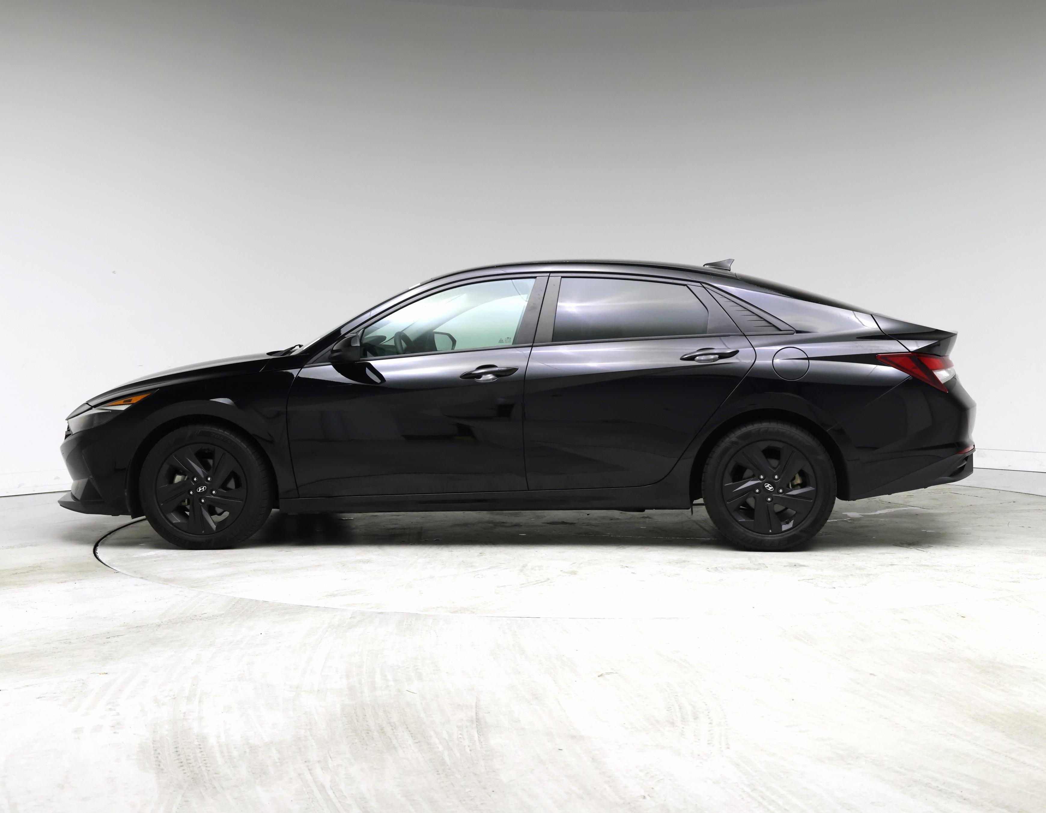 Thumbnail: 2021 Hyundai Elantra - 3