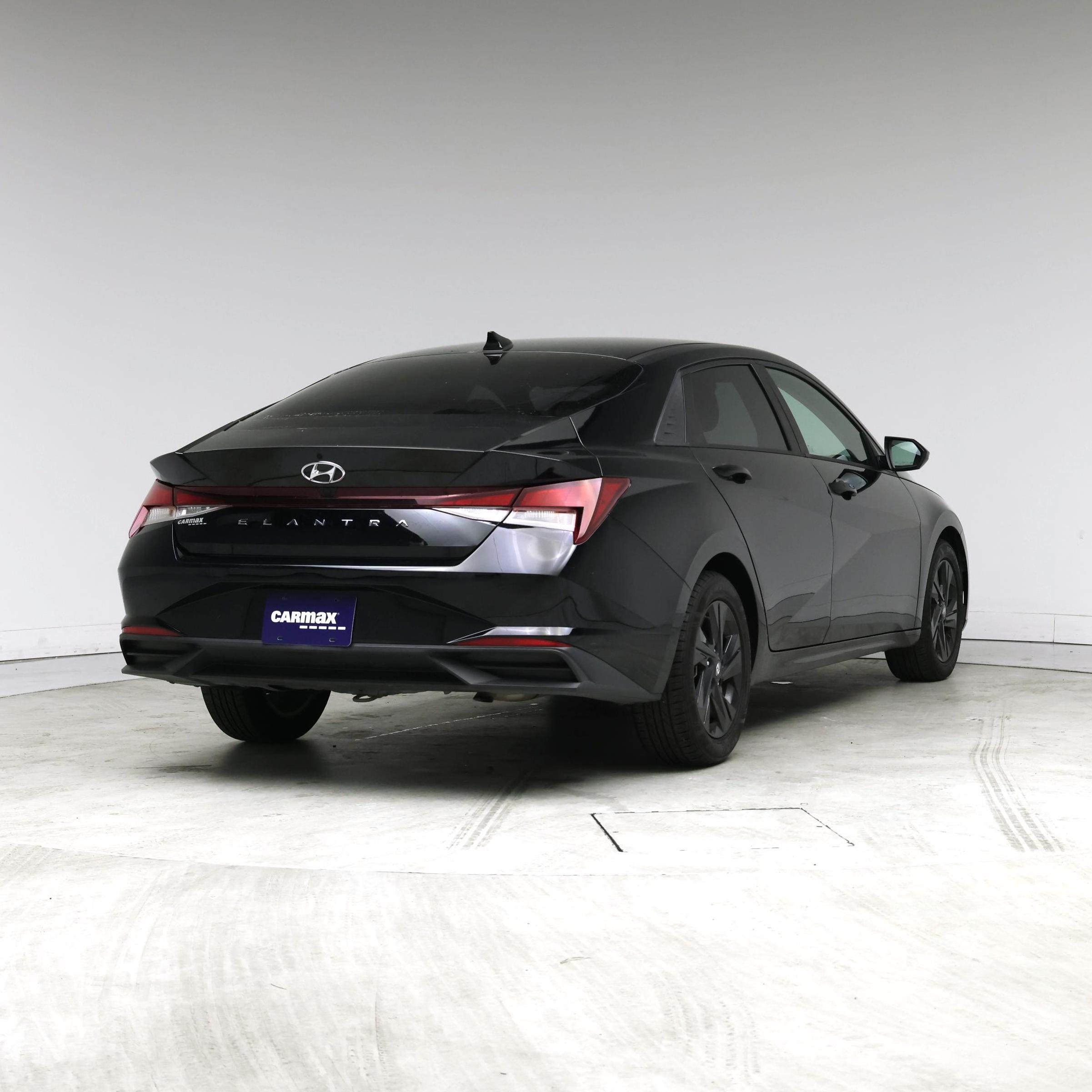 Thumbnail: 2021 Hyundai Elantra - 8