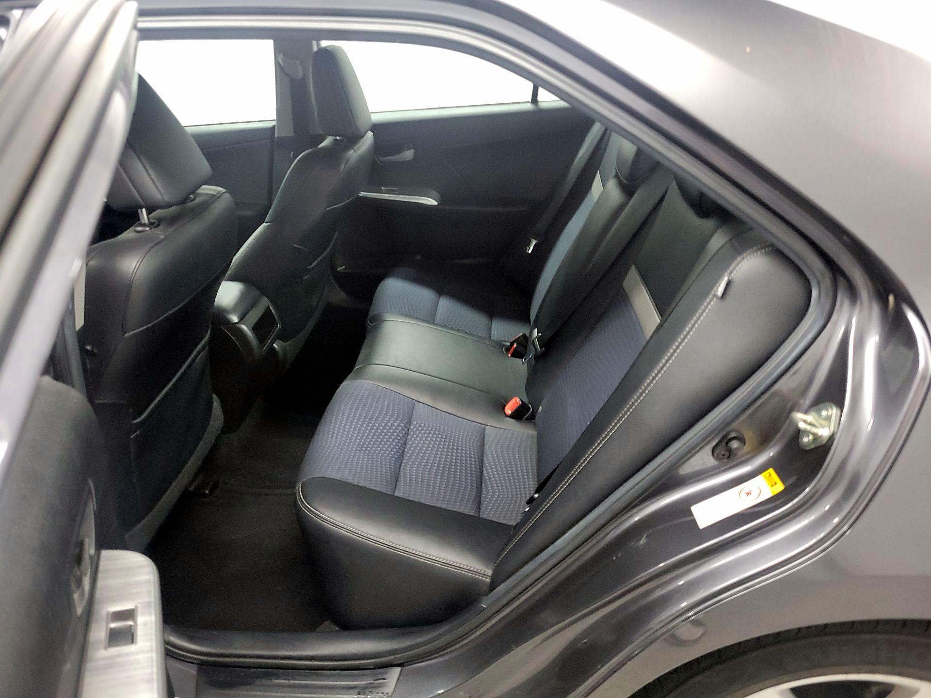 Thumbnail: 2014 Toyota Camry - 18