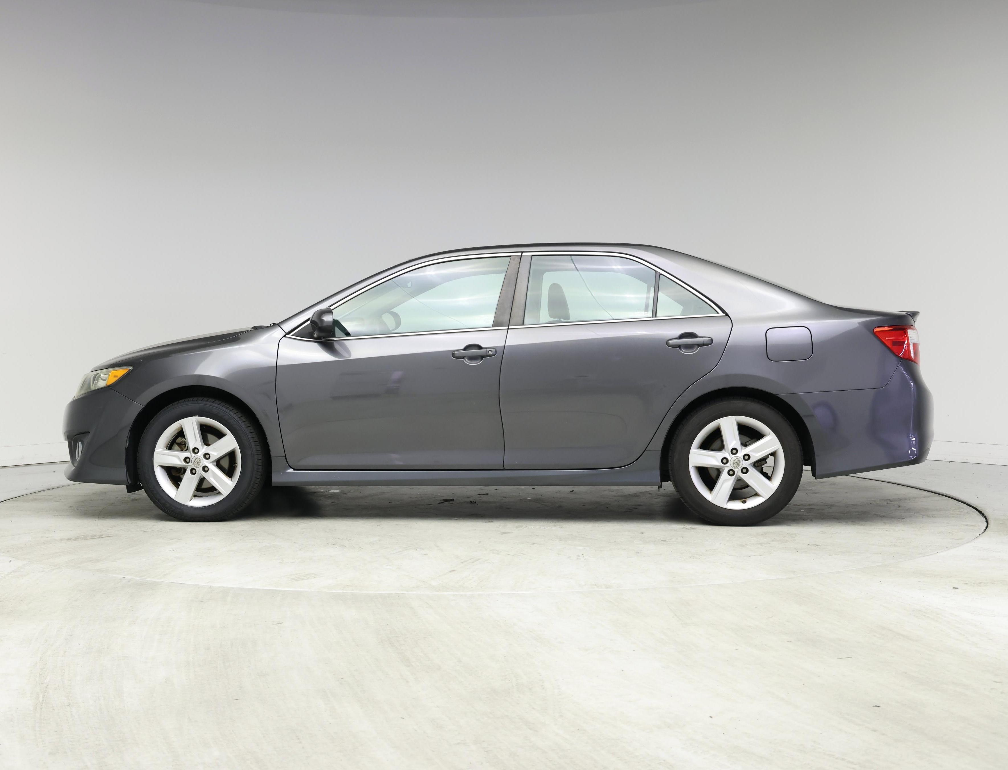Thumbnail: 2014 Toyota Camry - 3
