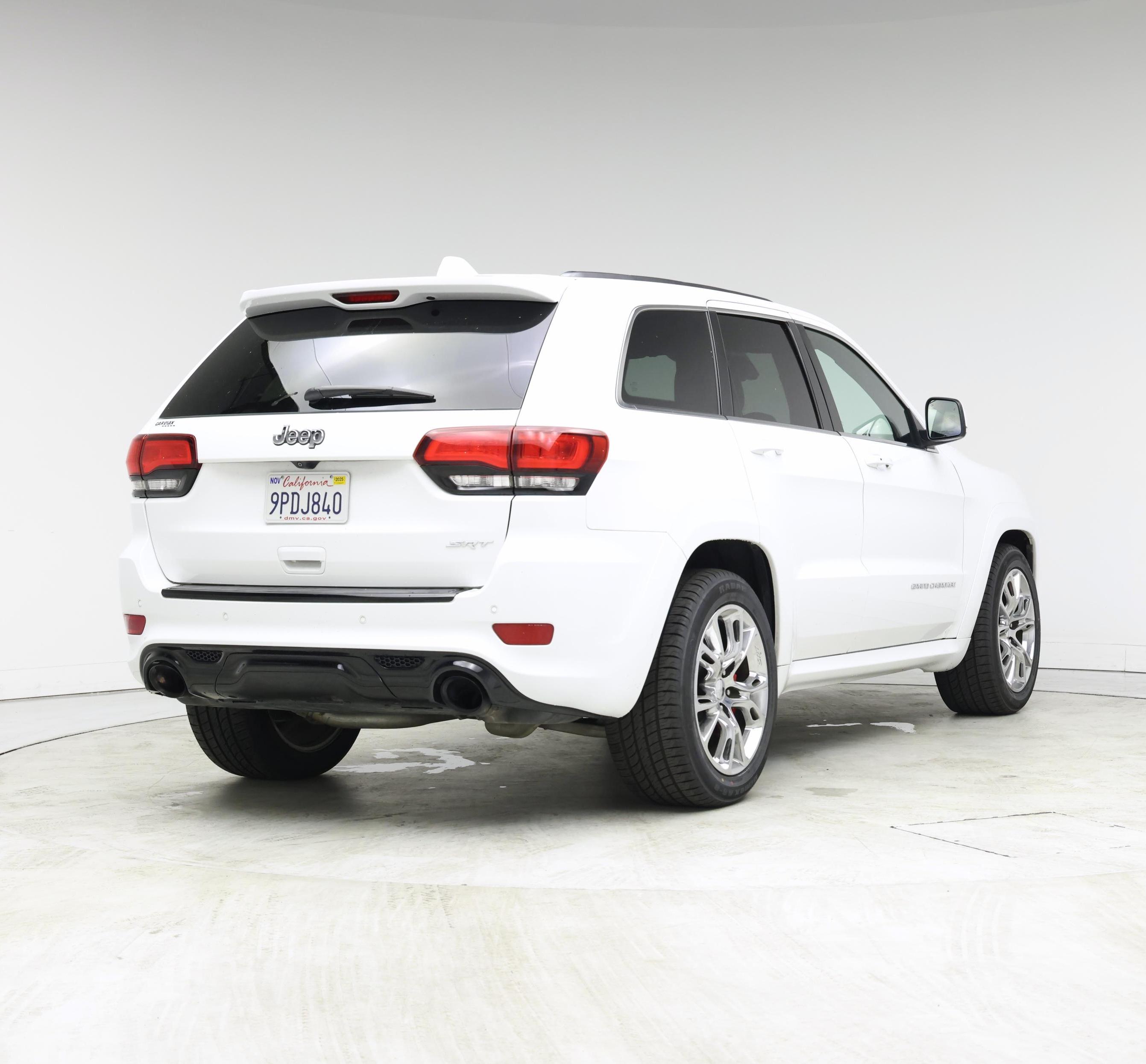 Thumbnail: 2015 Jeep Grand Cherokee - 8