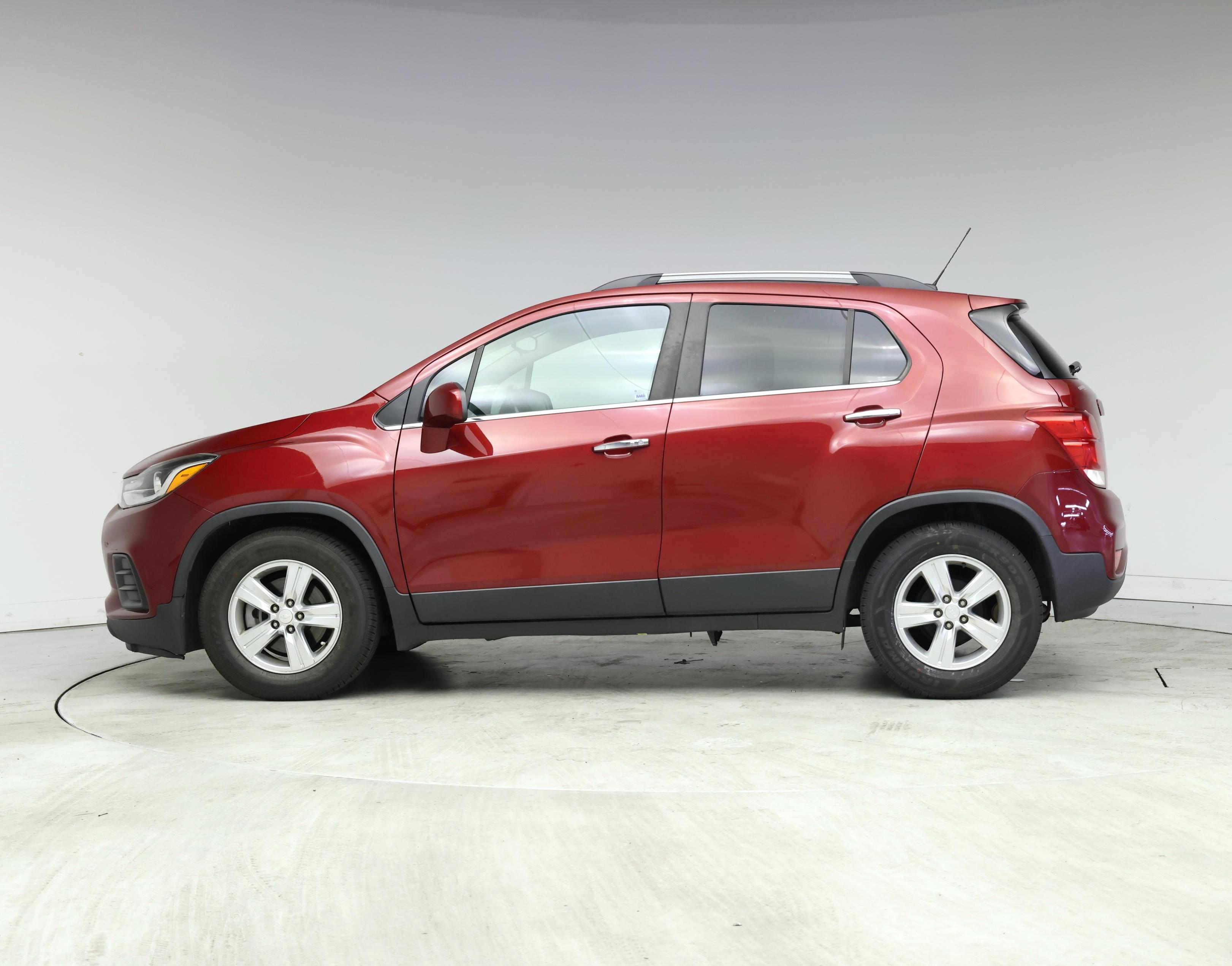 Thumbnail: 2019 Chevrolet Trax - 3