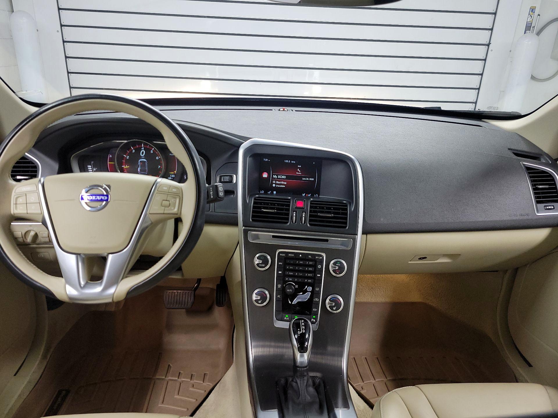 Thumbnail: 2015 Volvo XC60 - 9