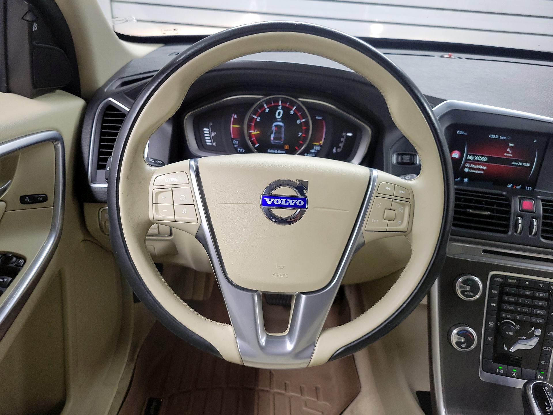 Thumbnail: 2015 Volvo XC60 - 10