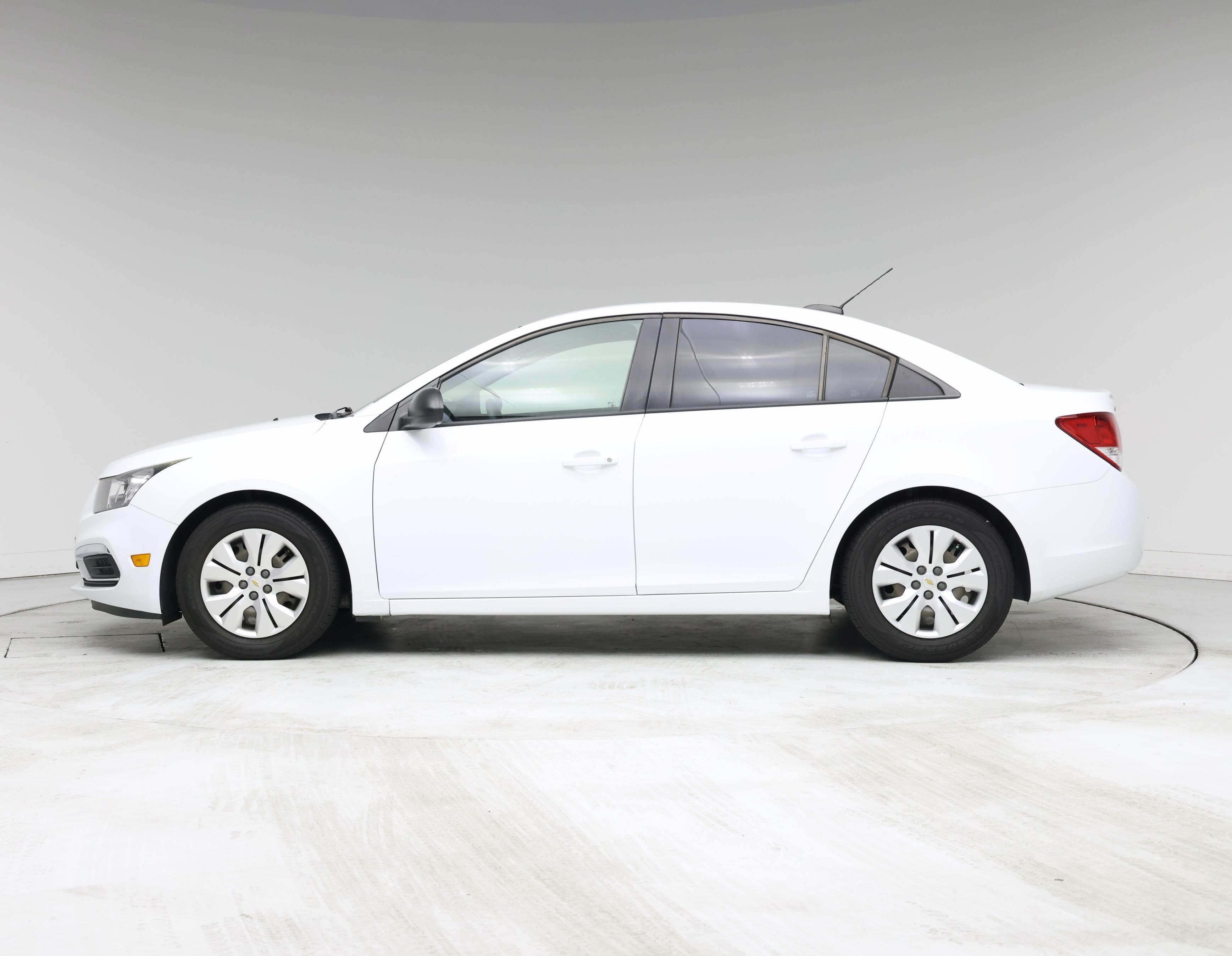 Thumbnail: 2016 Chevrolet Cruze - 3