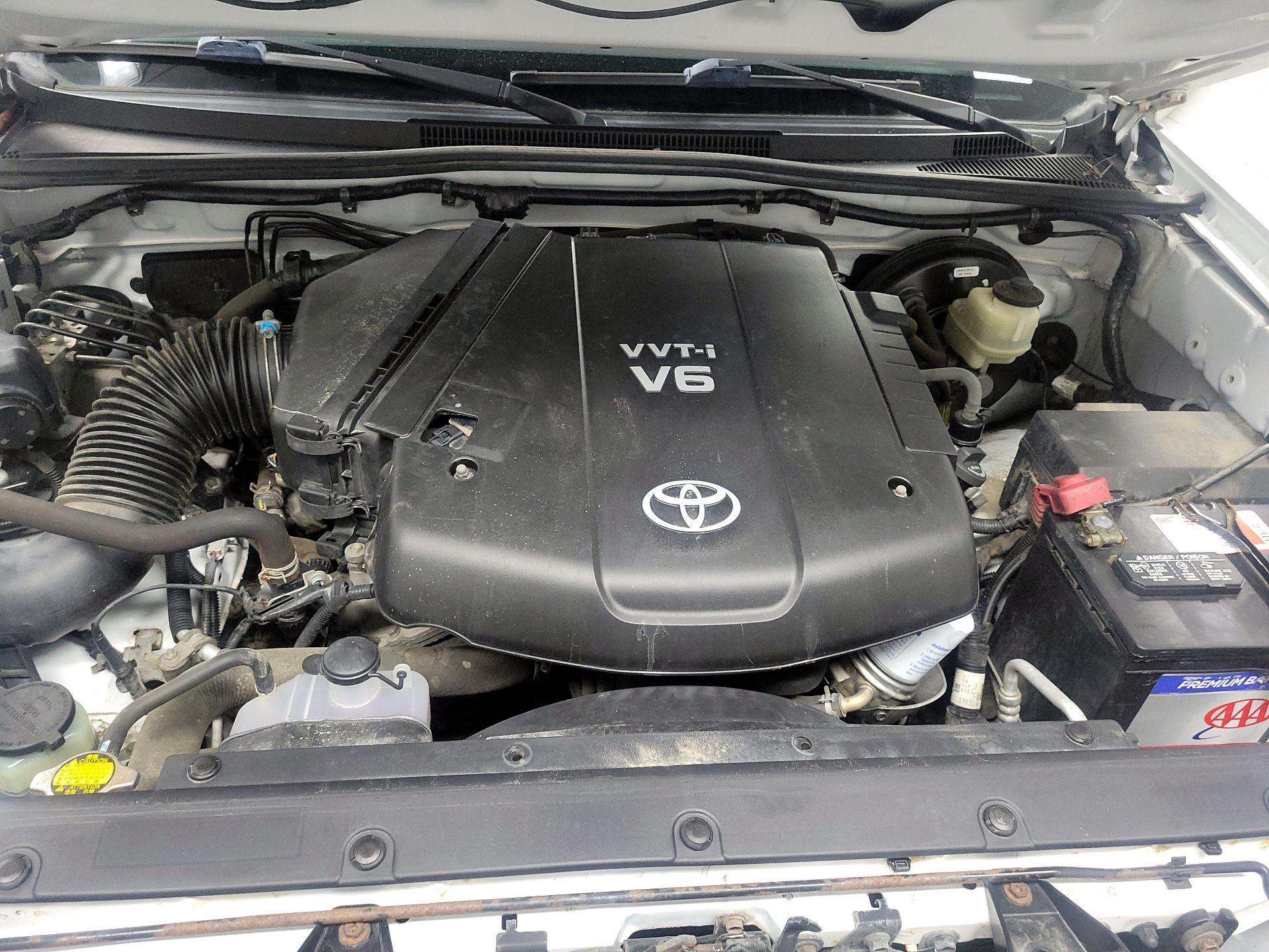 Thumbnail: 2015 Toyota Tacoma - 19
