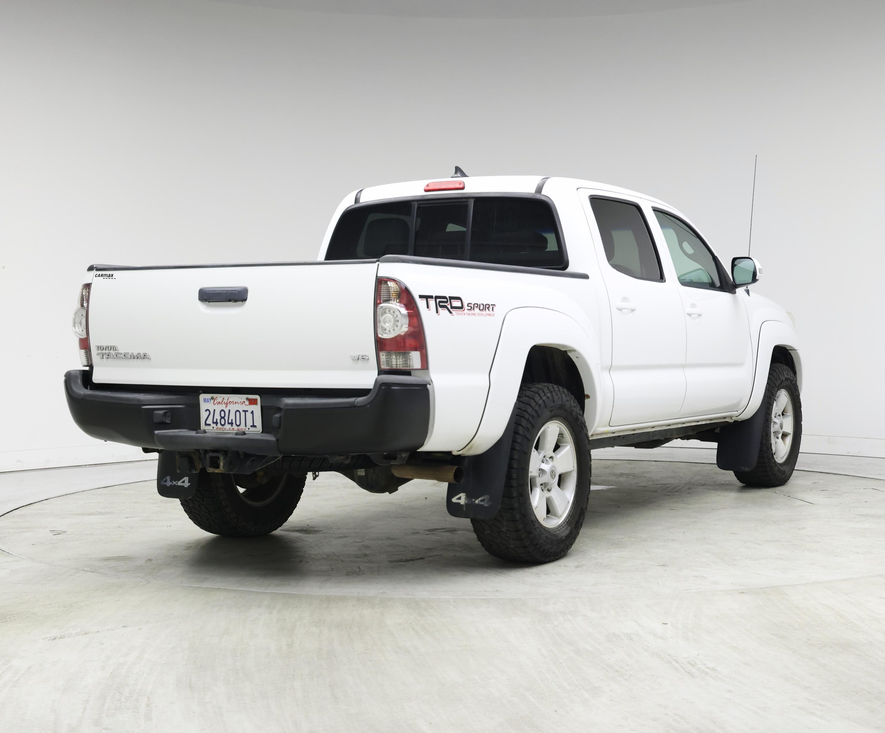 Thumbnail: 2015 Toyota Tacoma - 8