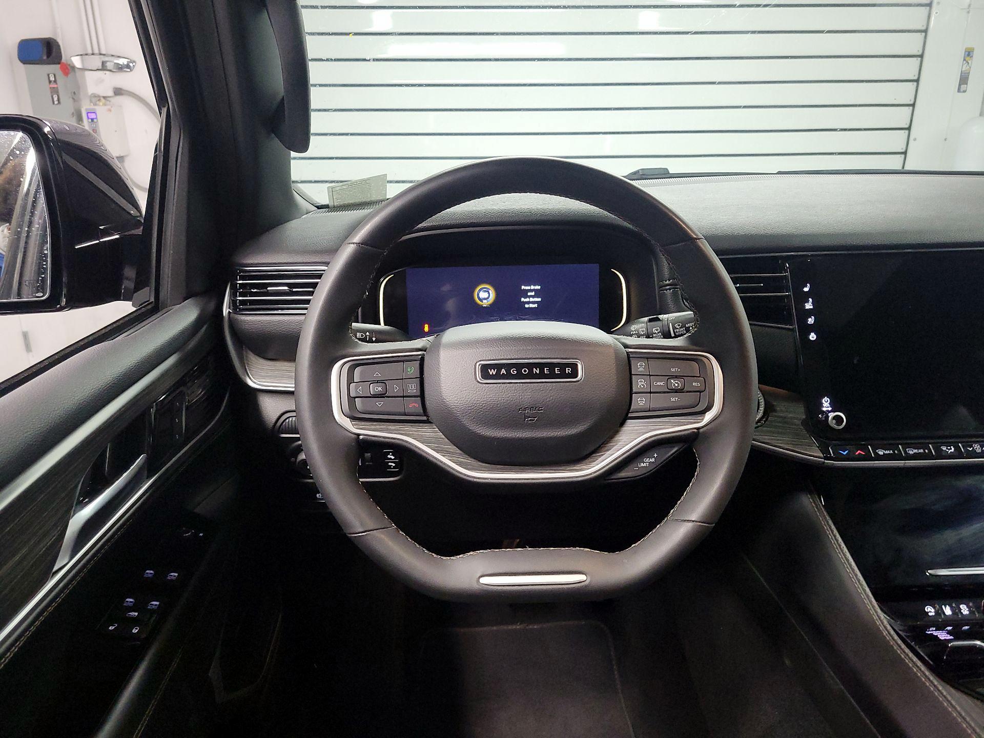 Thumbnail: 2023 Jeep Wagoneer - 10