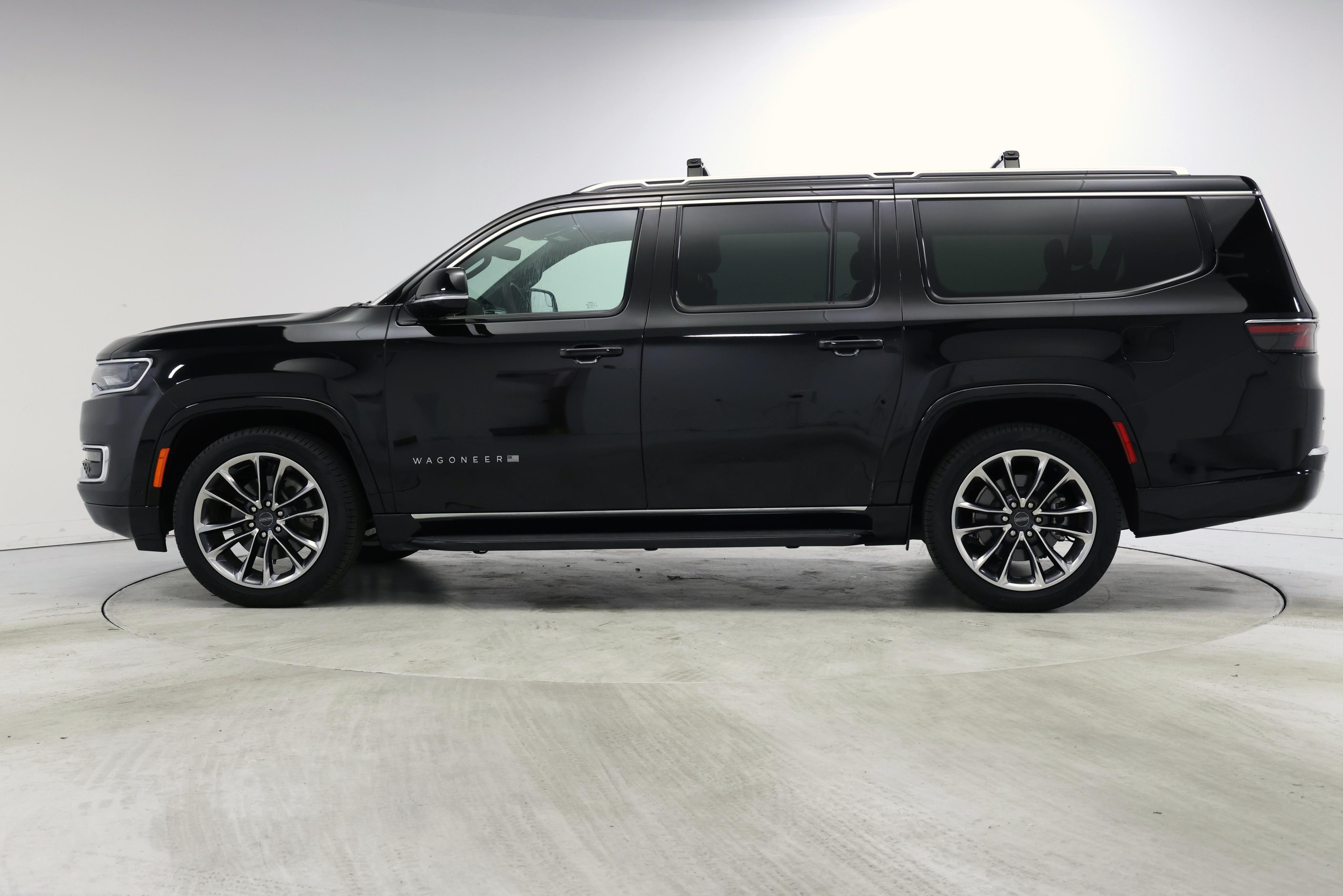 Thumbnail: 2023 Jeep Wagoneer - 3