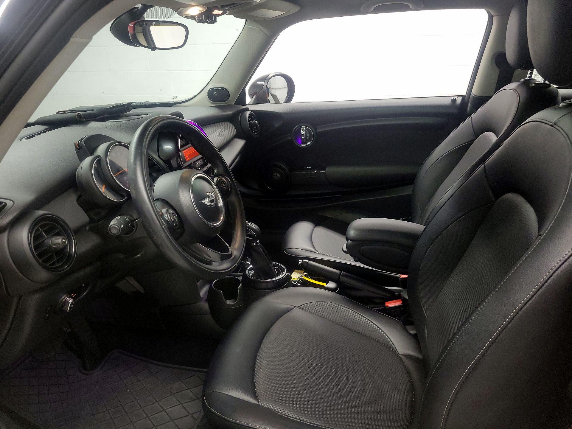 Thumbnail: 2016 MINI Cooper Hardtop - 11