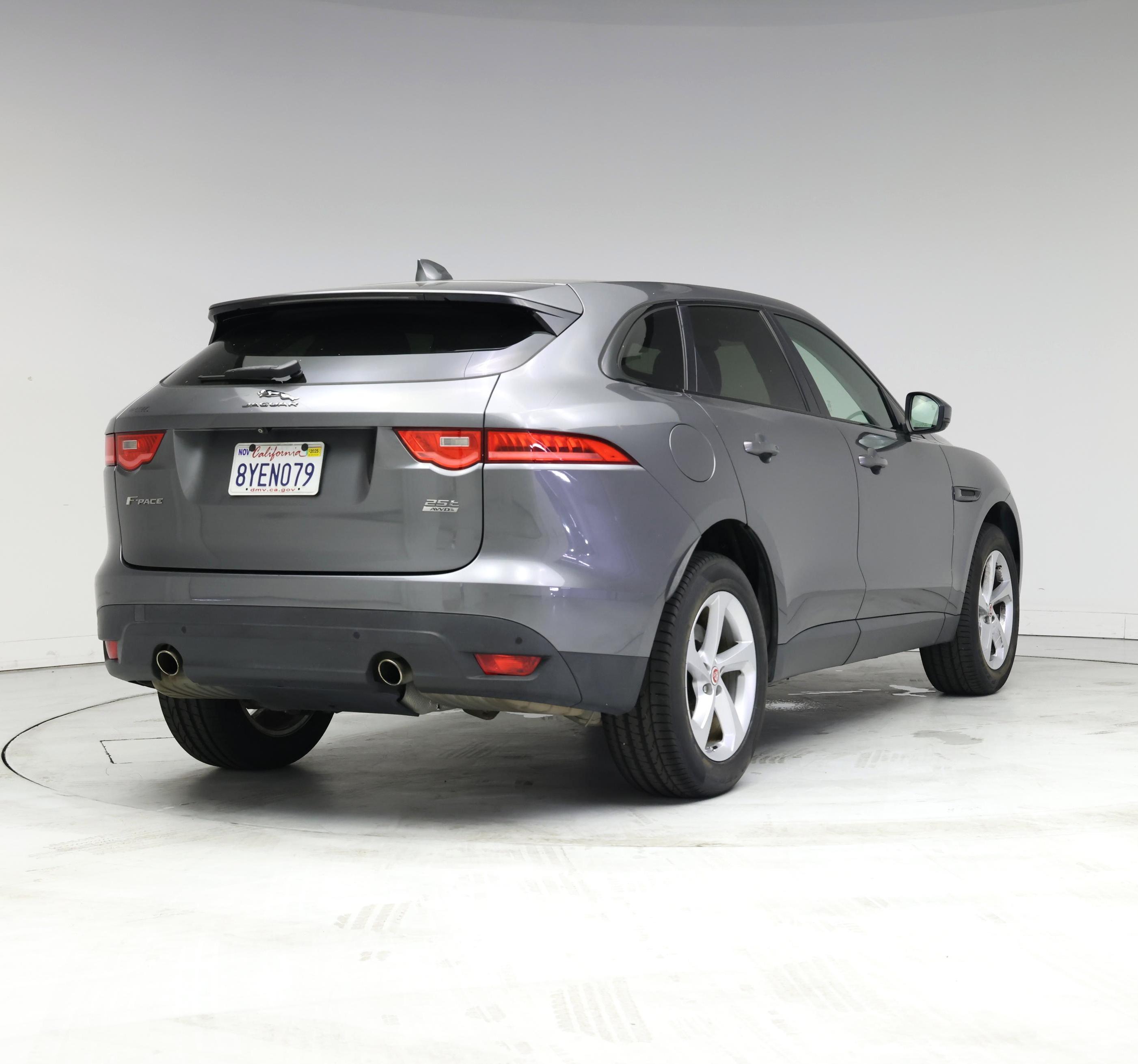 Thumbnail: 2019 Jaguar F-Pace - 8