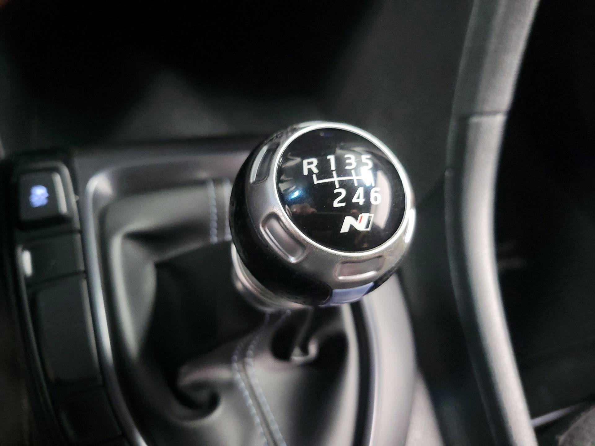 Thumbnail: 2019 Hyundai Veloster - 16