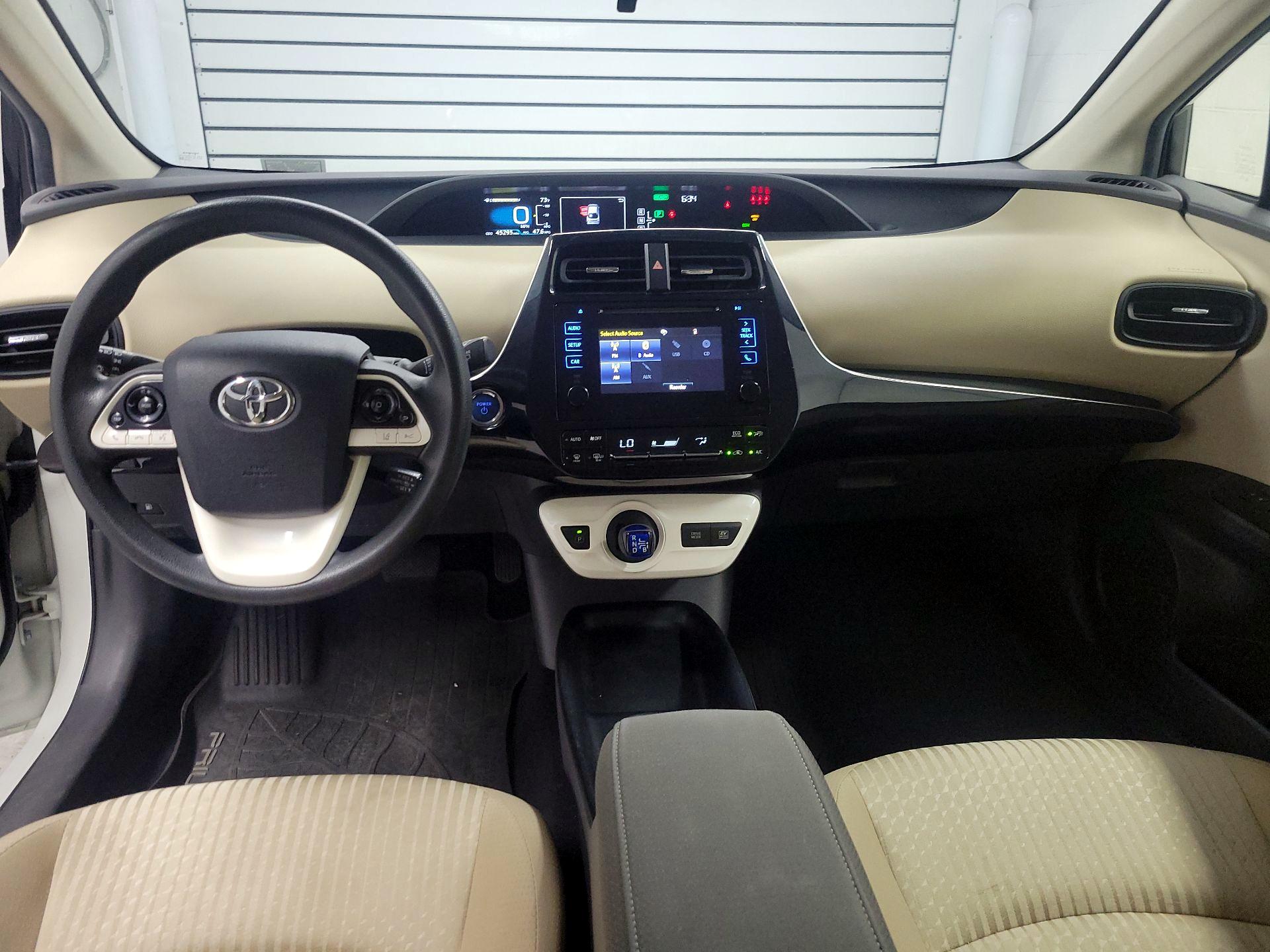 Thumbnail: 2018 Toyota Prius - 9