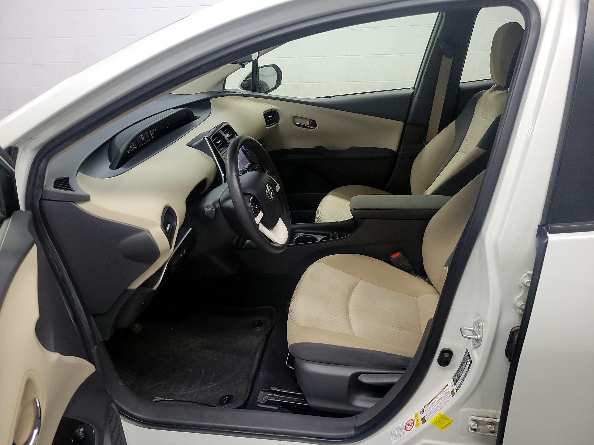 Thumbnail: 2018 Toyota Prius - 11