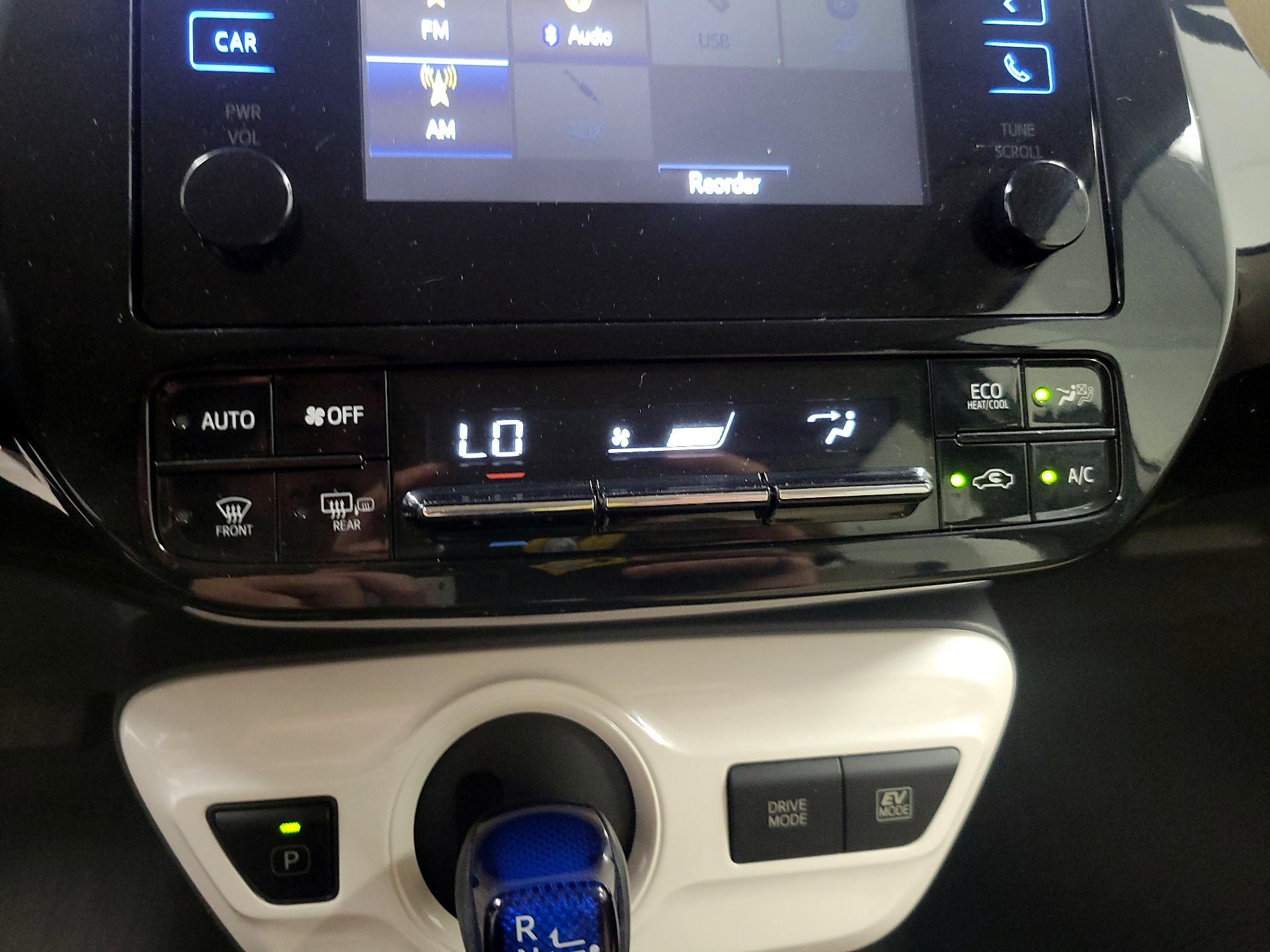 Thumbnail: 2018 Toyota Prius - 15