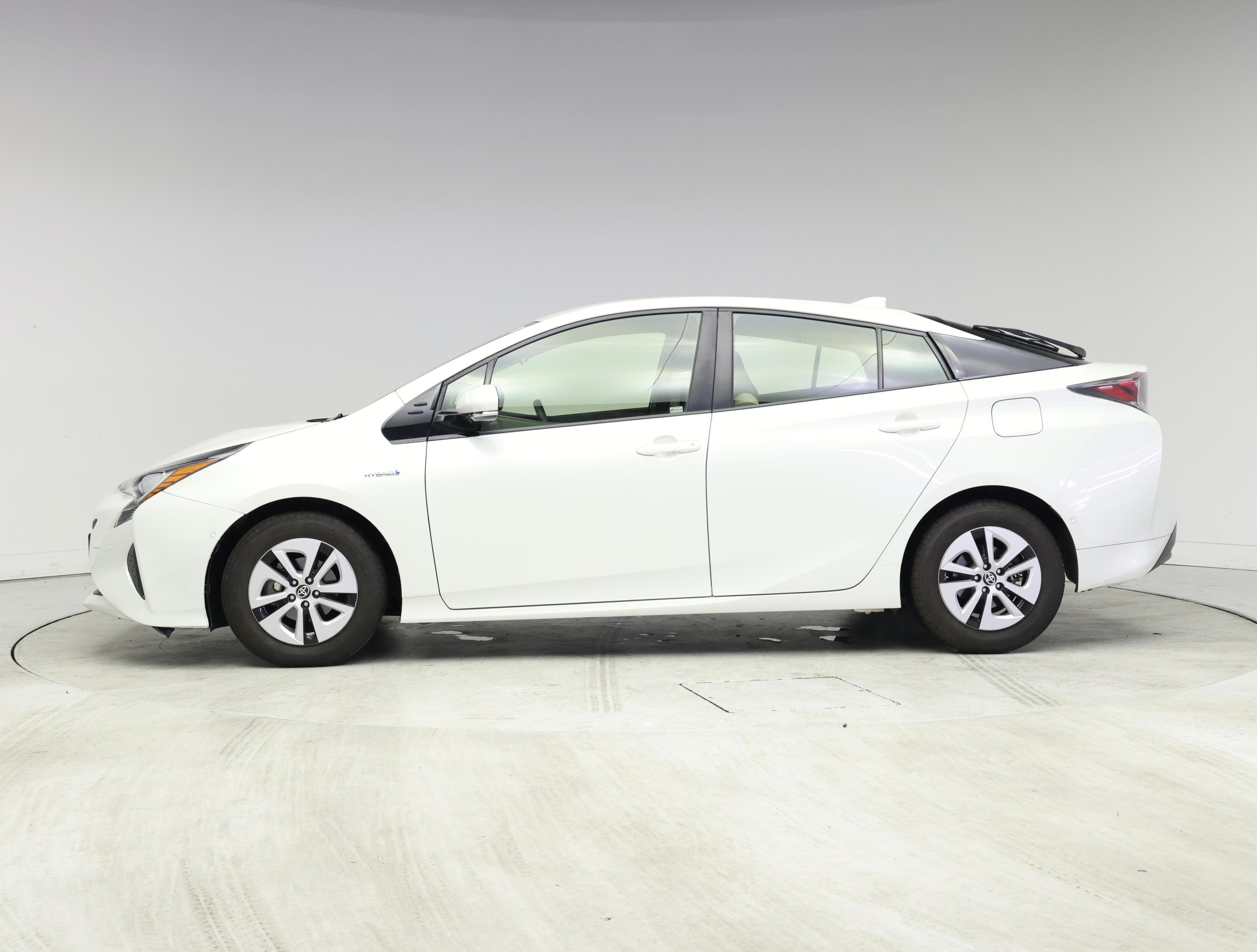 Thumbnail: 2018 Toyota Prius - 3