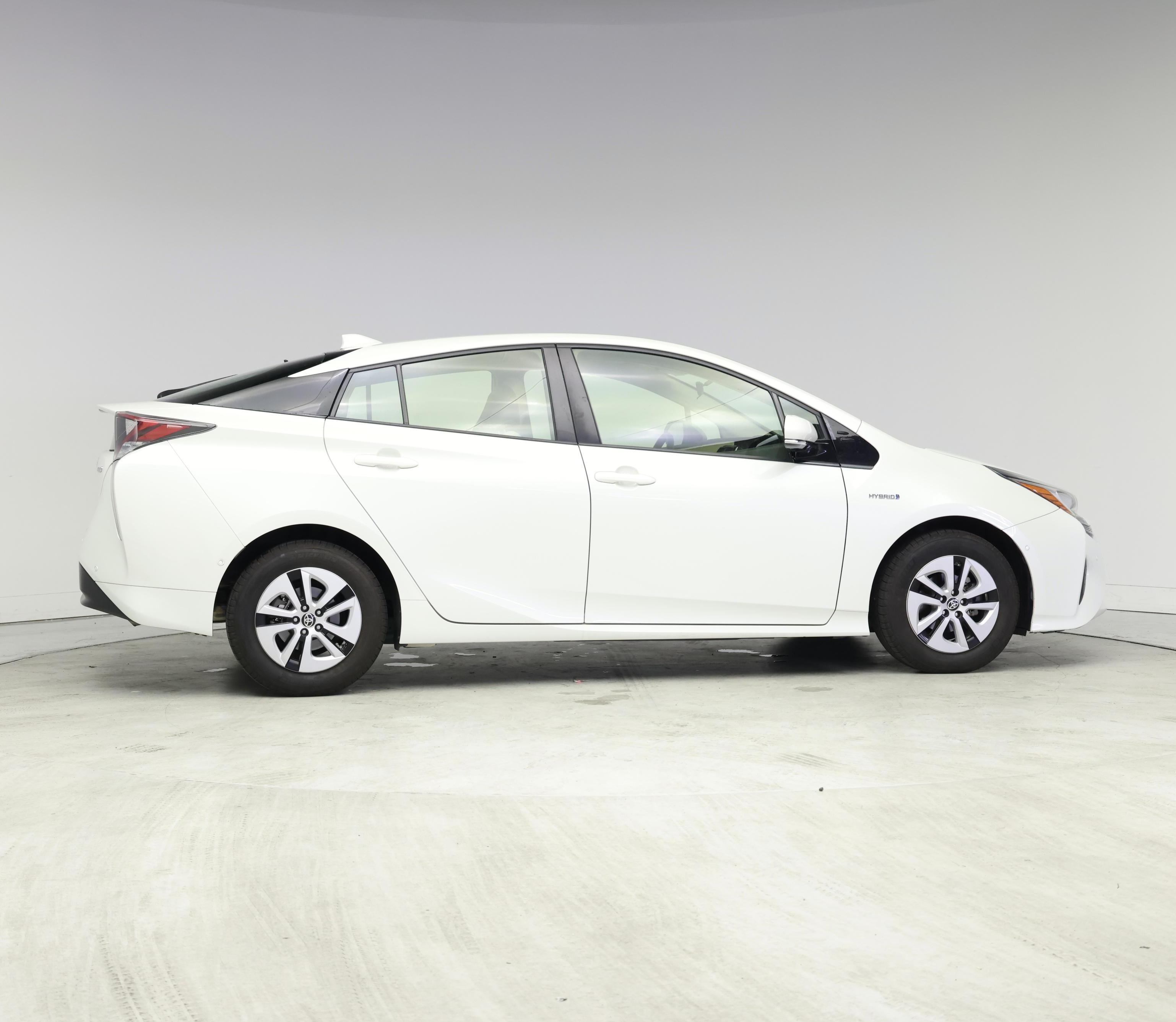 Thumbnail: 2018 Toyota Prius - 7