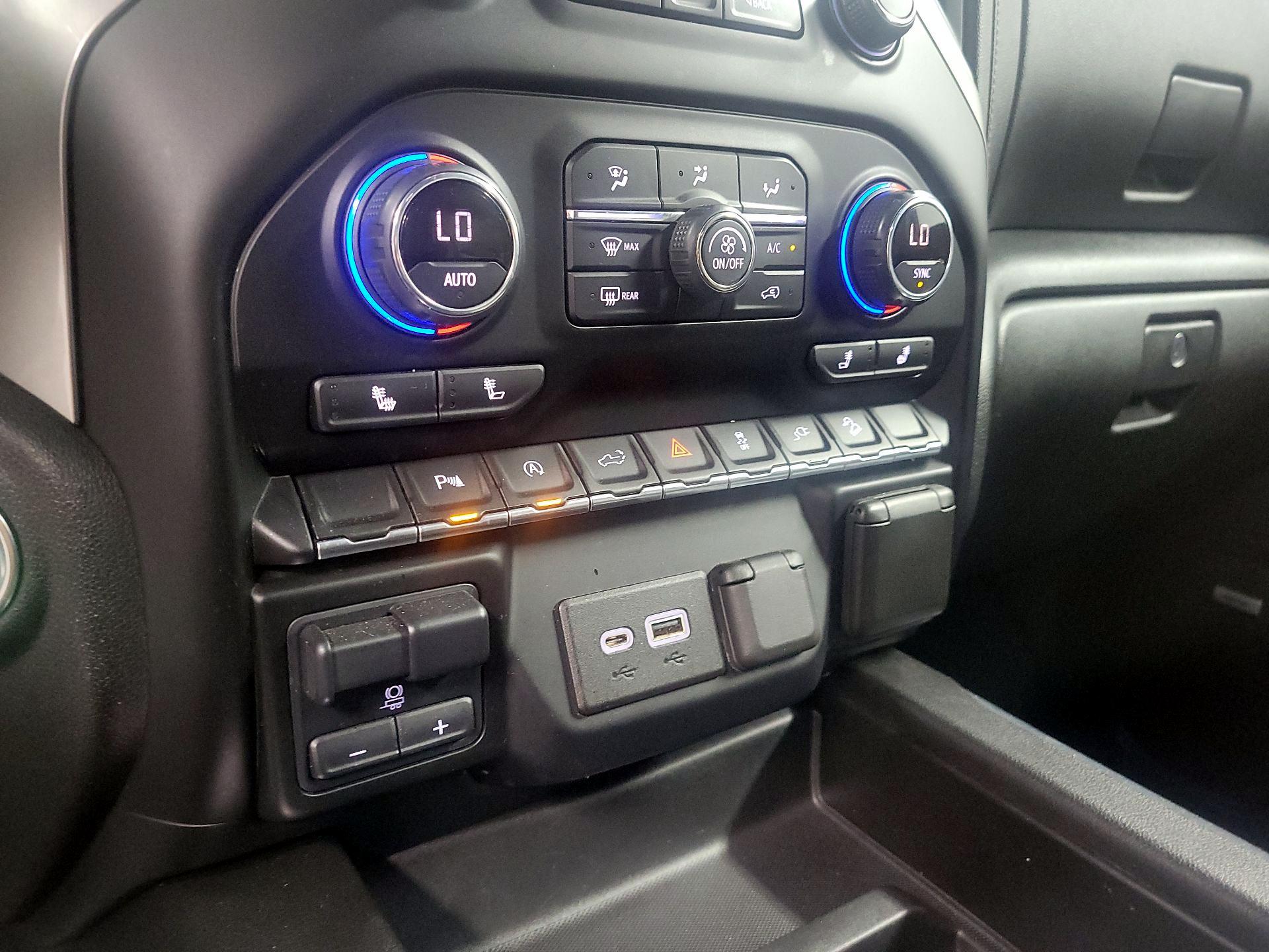 Thumbnail: 2021 Chevrolet Silverado 1500 - 16